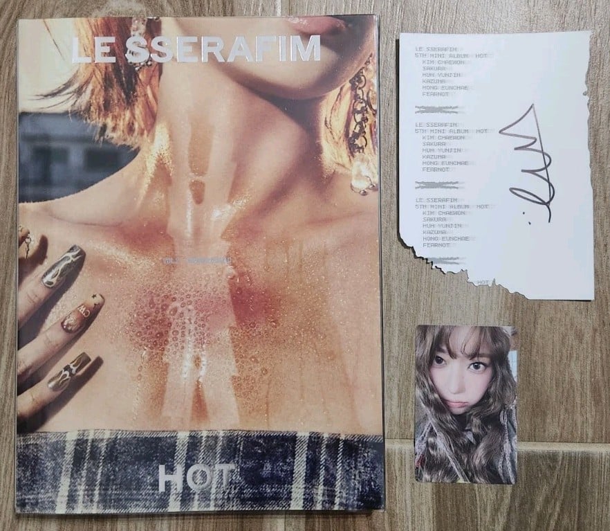 LE SSERAFIM 5th Mini Album HOT (Signed Ver.) Vol. 2 TANNED GUAIAC
