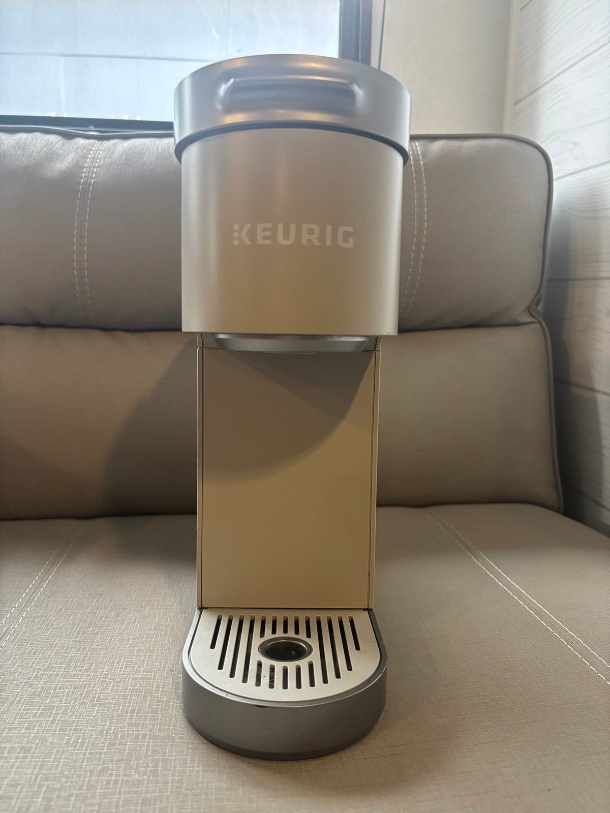 Keurig K-Mini Plus Single Serve K-Cup Pod Coffee Maker, with 6 to 12oz Brew Size