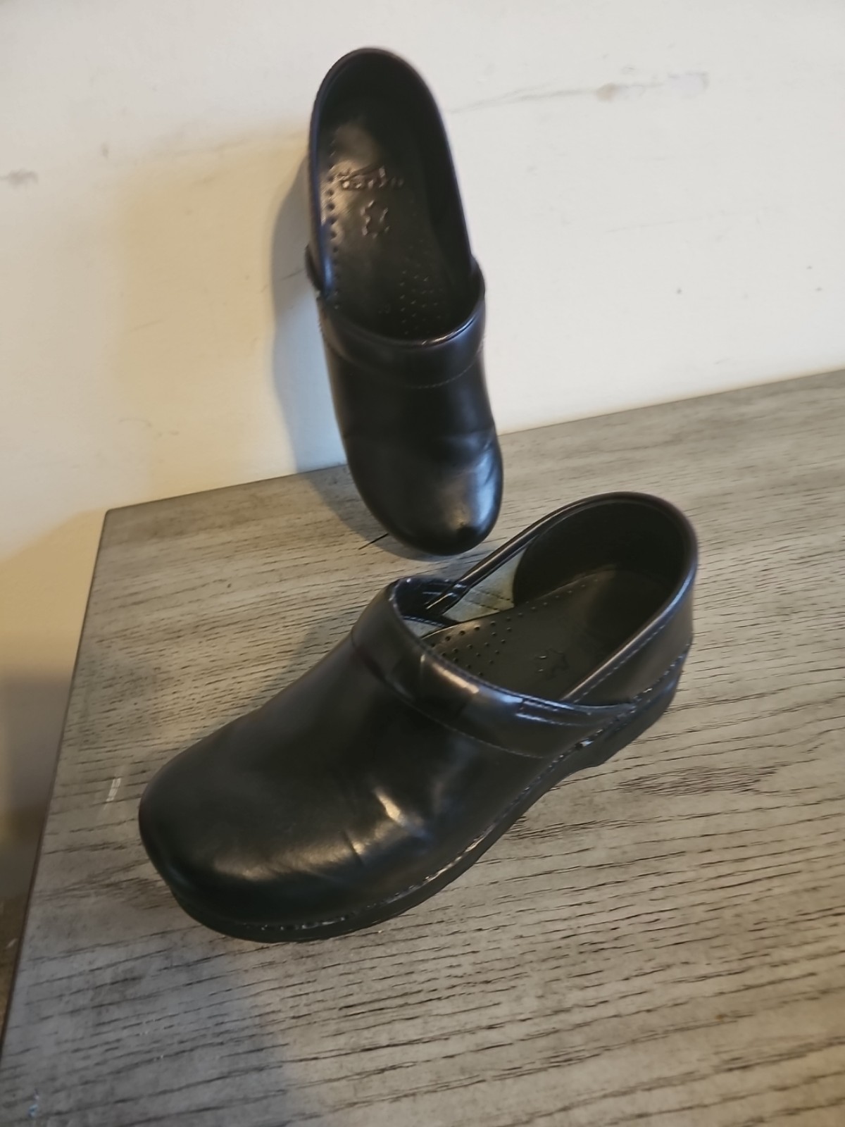 Dansko Black Leather Clogs Shoes Women's Size EU 38 US 7.5 - 8.0