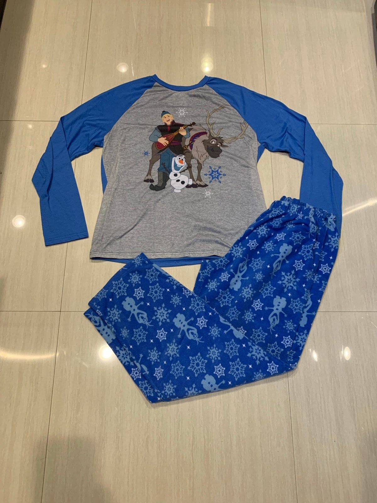 Men’s Disney’s Frozen Pajama set