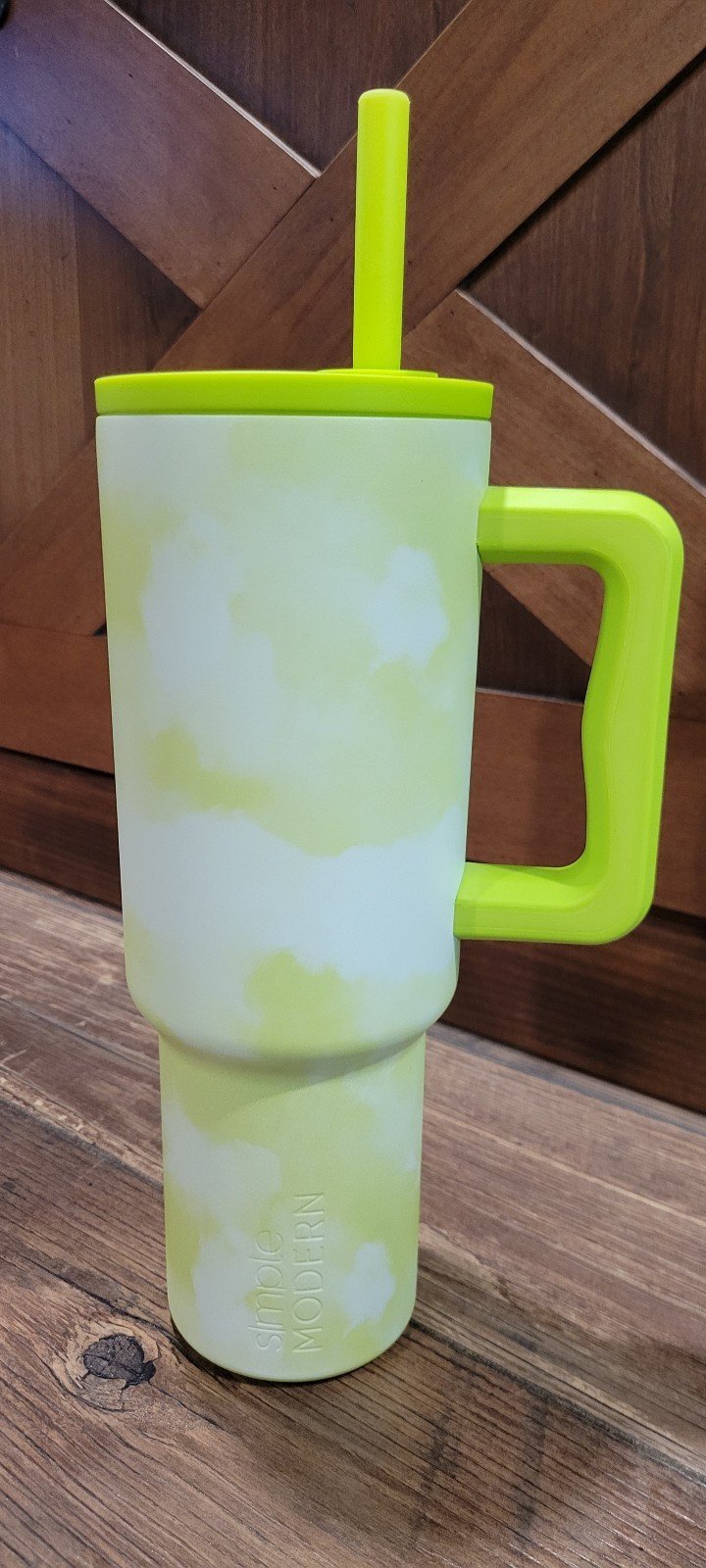Simple Modern Chartreuse Tie Dye signature trek