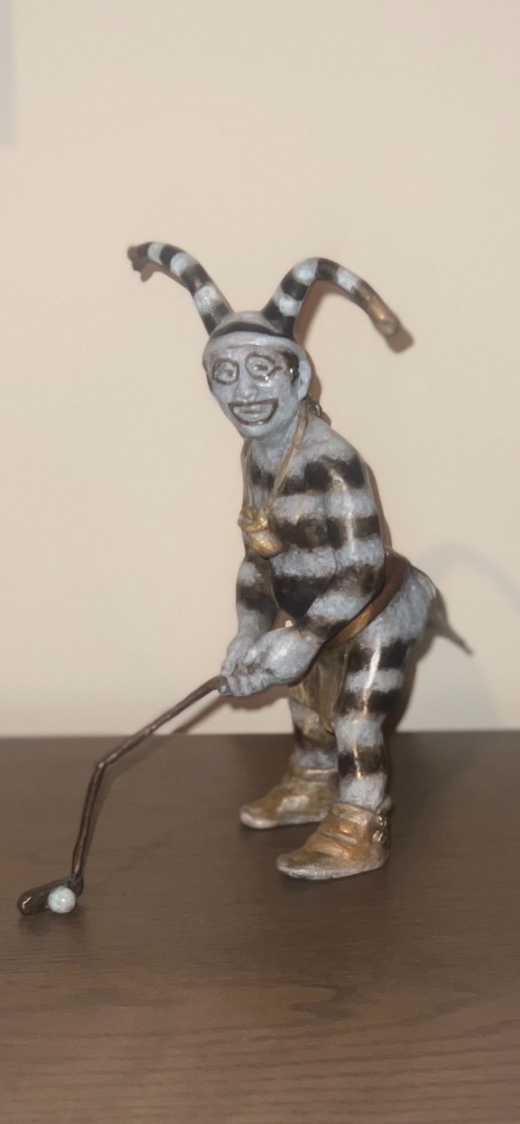 Susan Kliewer Sculpture, Bronze 10'' x 6.5'' x 4'' - PUTTER MAN