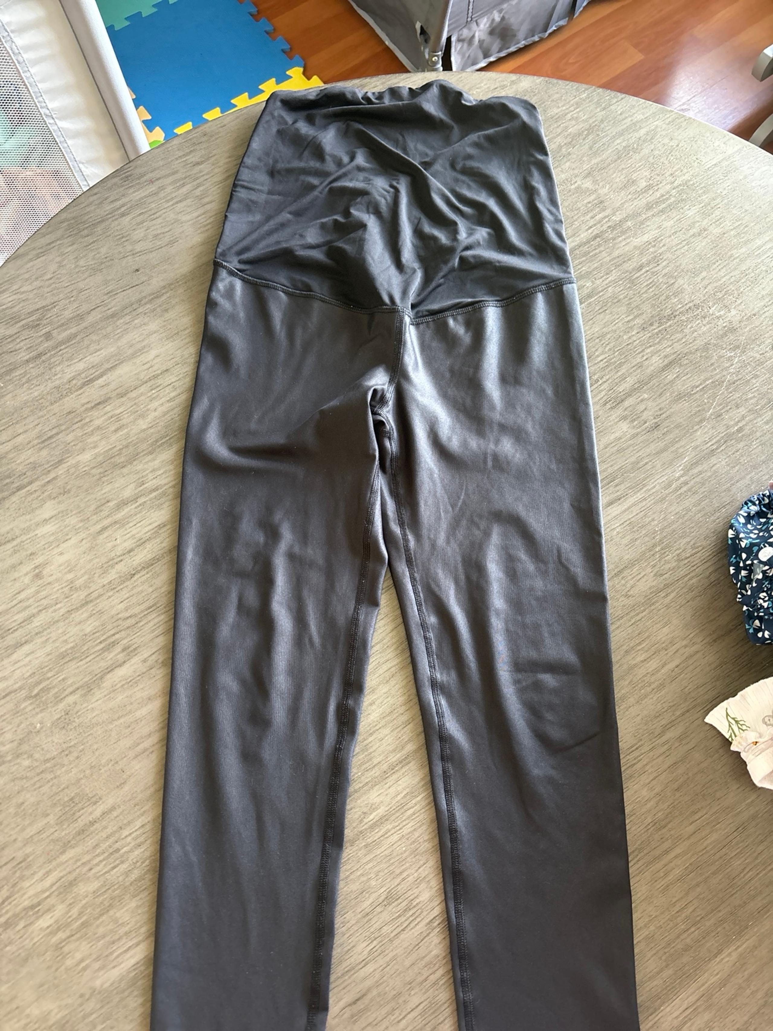 Pleather feel maternity leggings size small black