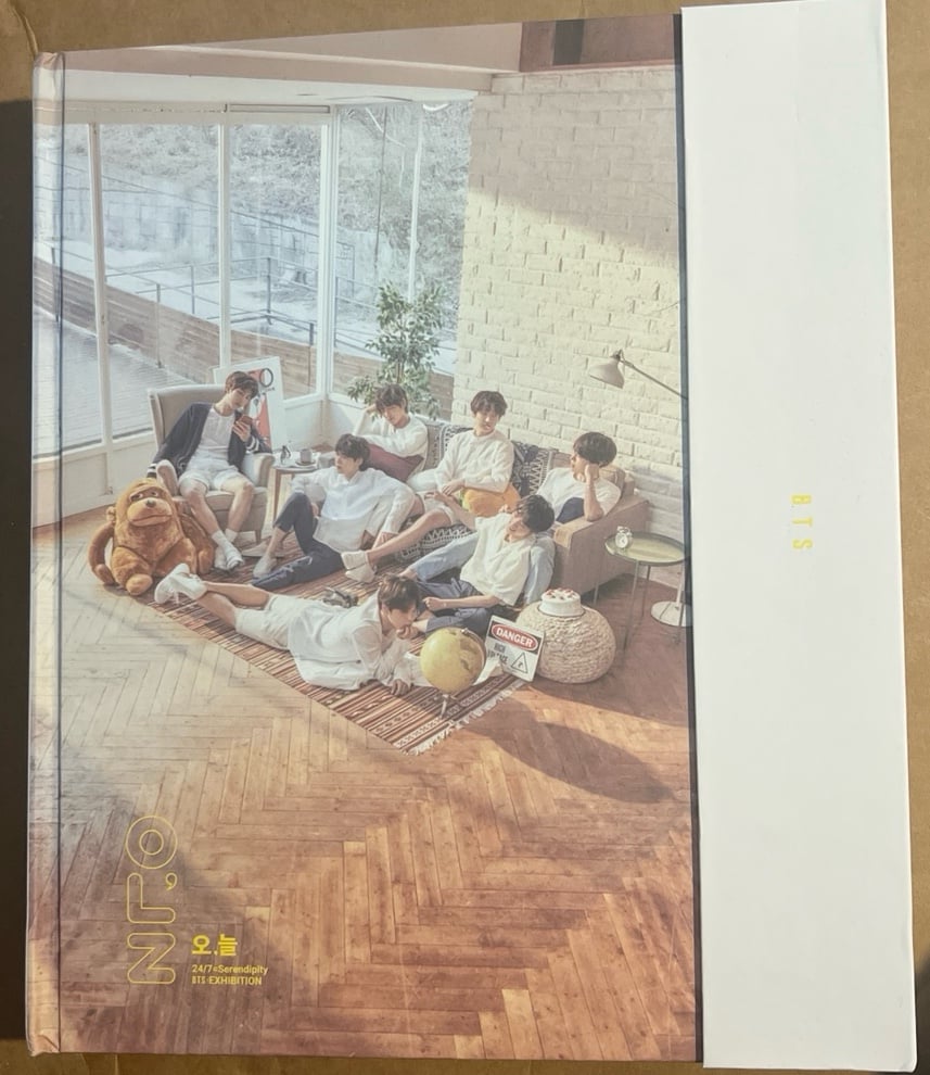 BTS Unboxing] BTS Exhibition Book 24/7=Serendipity (Re
