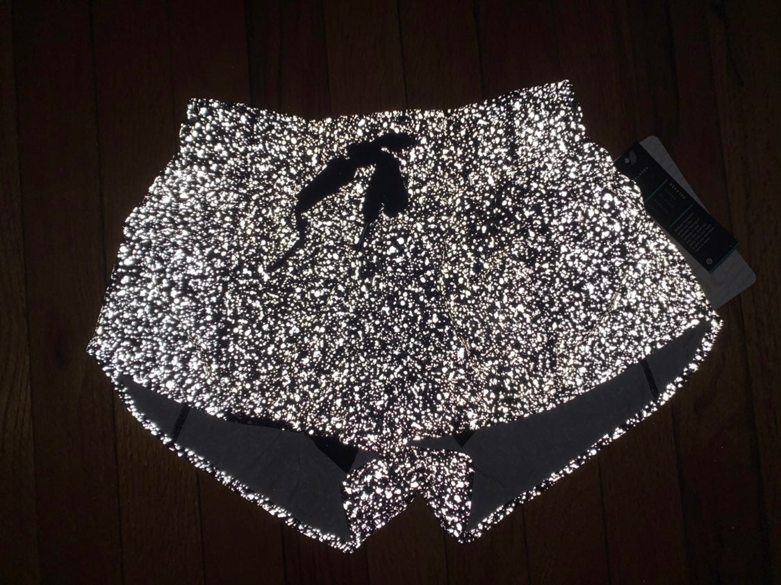 Lululemon Hotty Hot Short 2.5