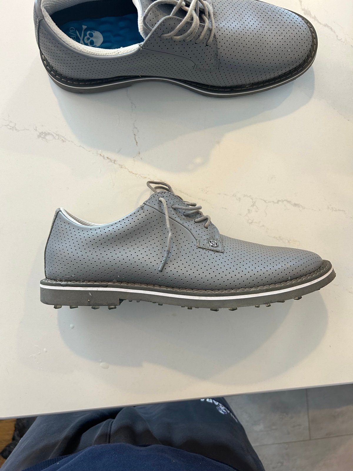 Golf shoe