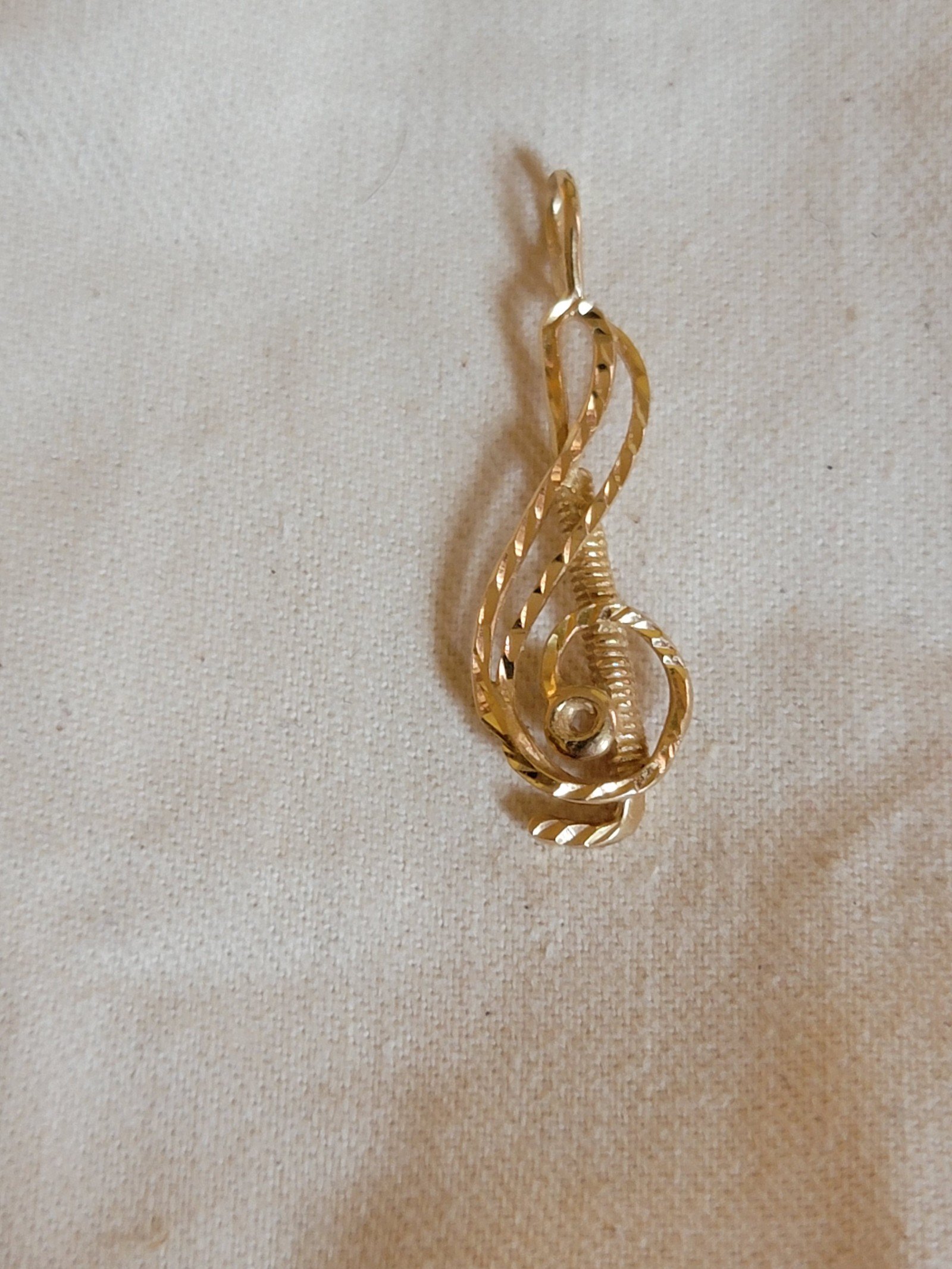 14k Yellow Gold Music Note