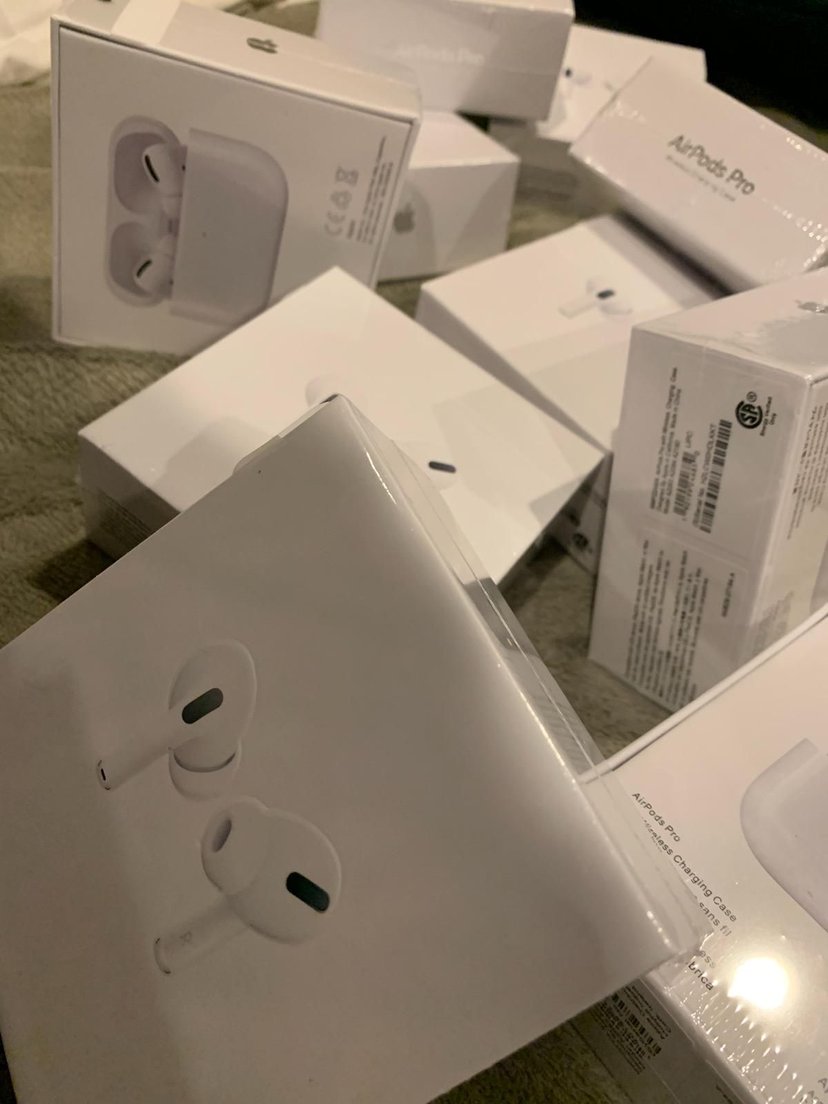 Apple airpods 2nd Gen sealed