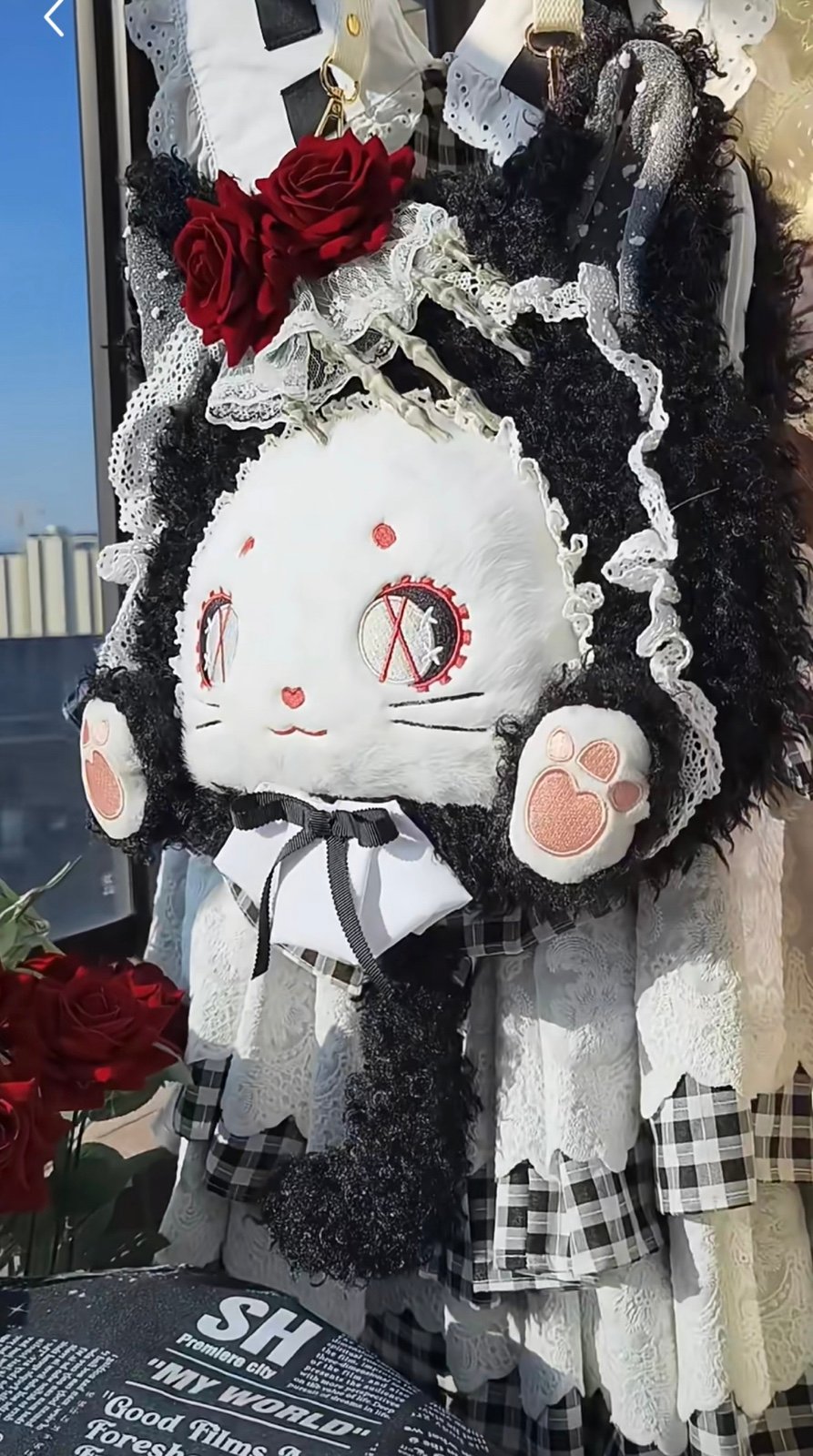 Suitable for both adults and children, a cute and sweet backpack, suitable for a