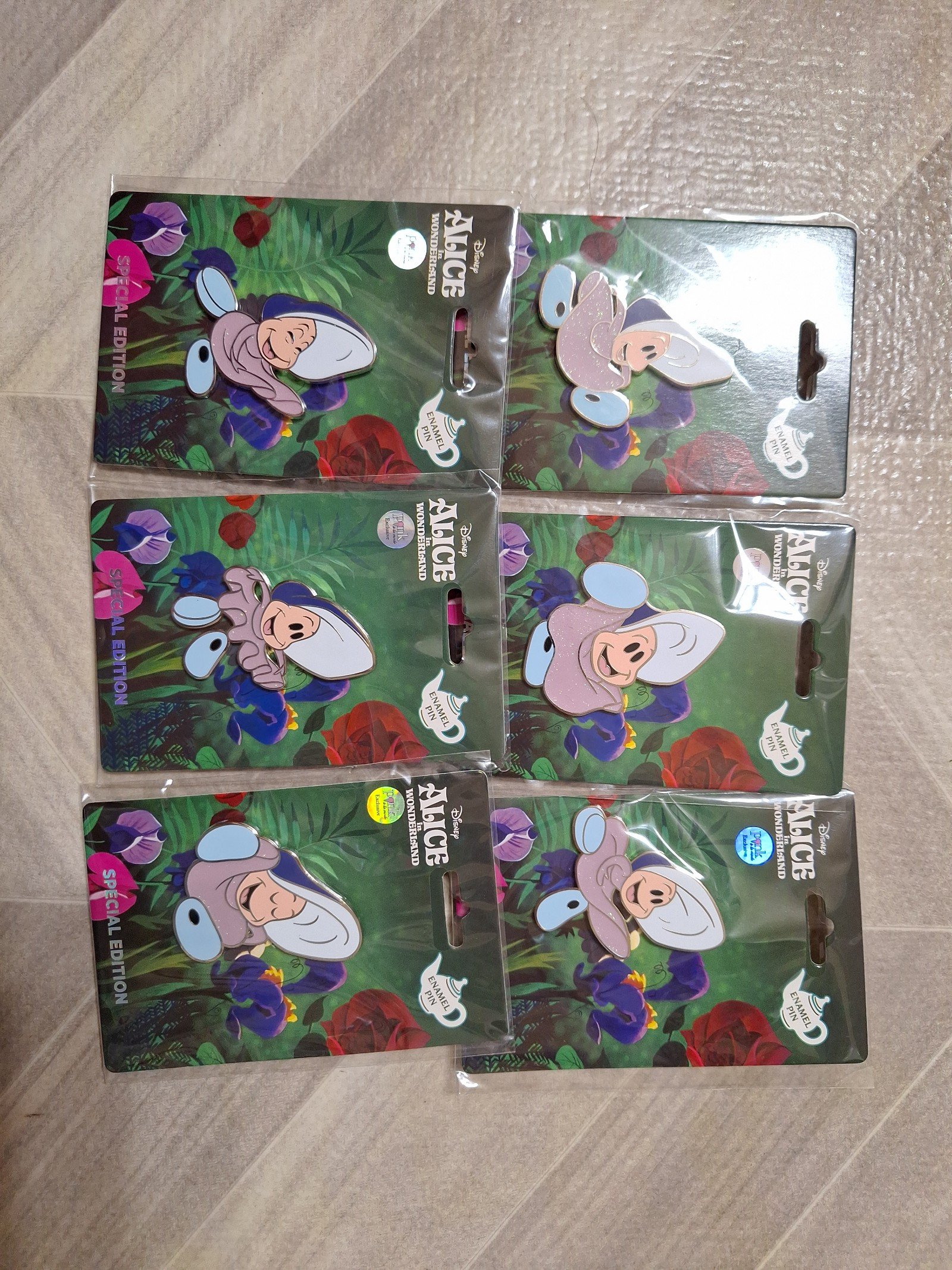 Baby Oyster Alice in Wonderland Pink a la Mode Enamel Pin Set