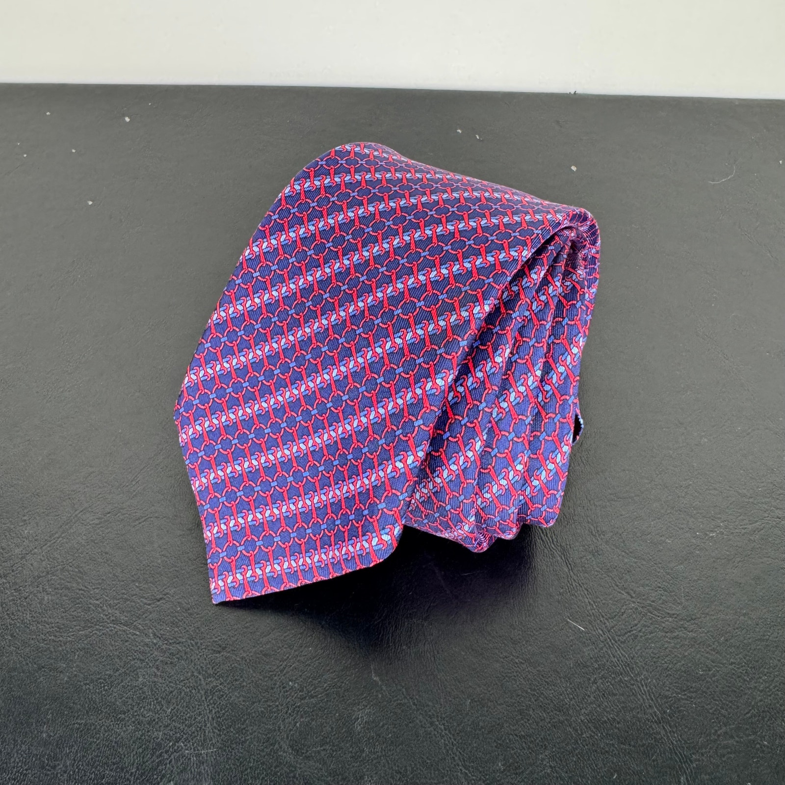 Vintage Hermes for Neiman Marcus France 100% Silk Neck Tie Purple Link