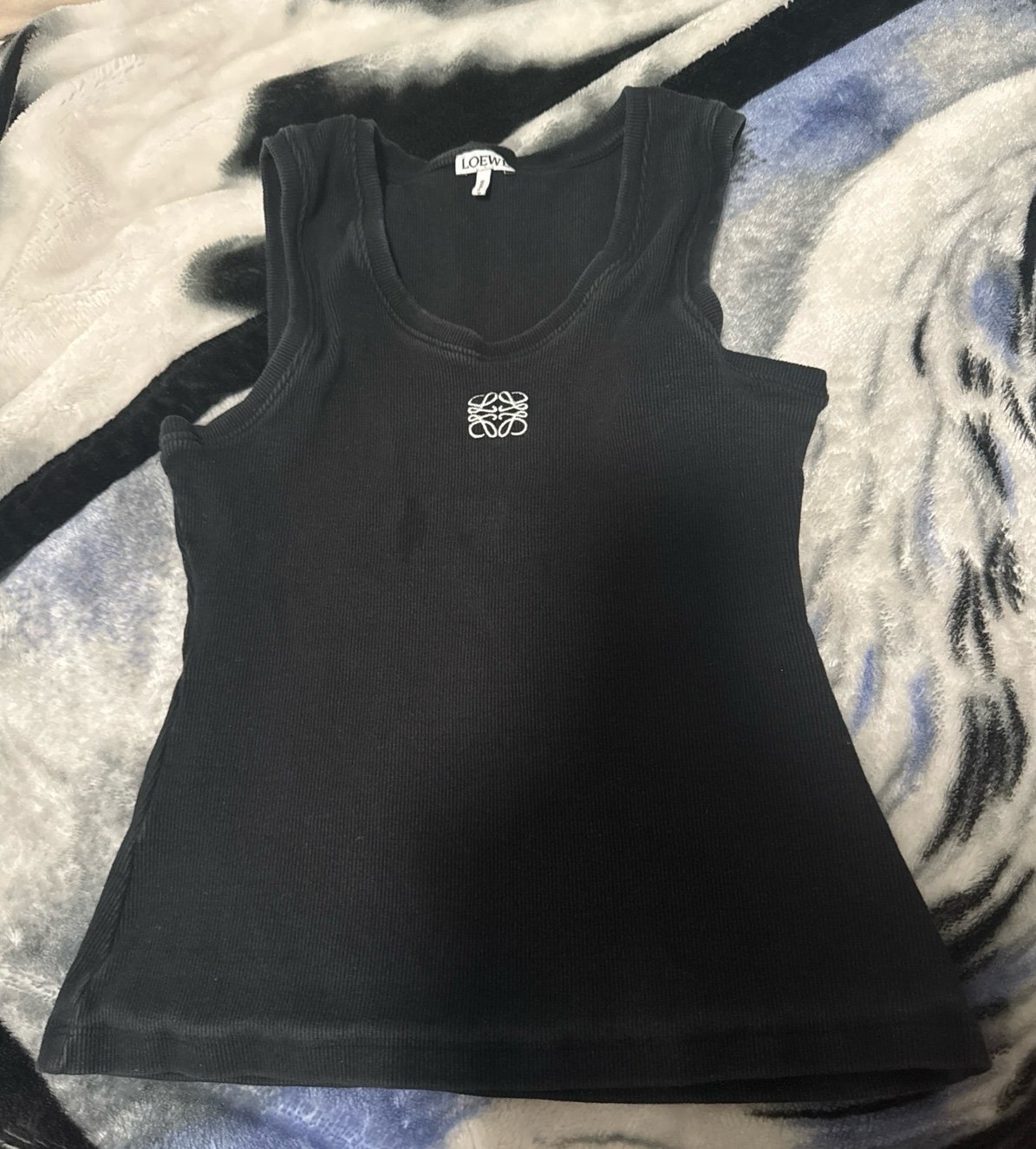 Lowe tank top