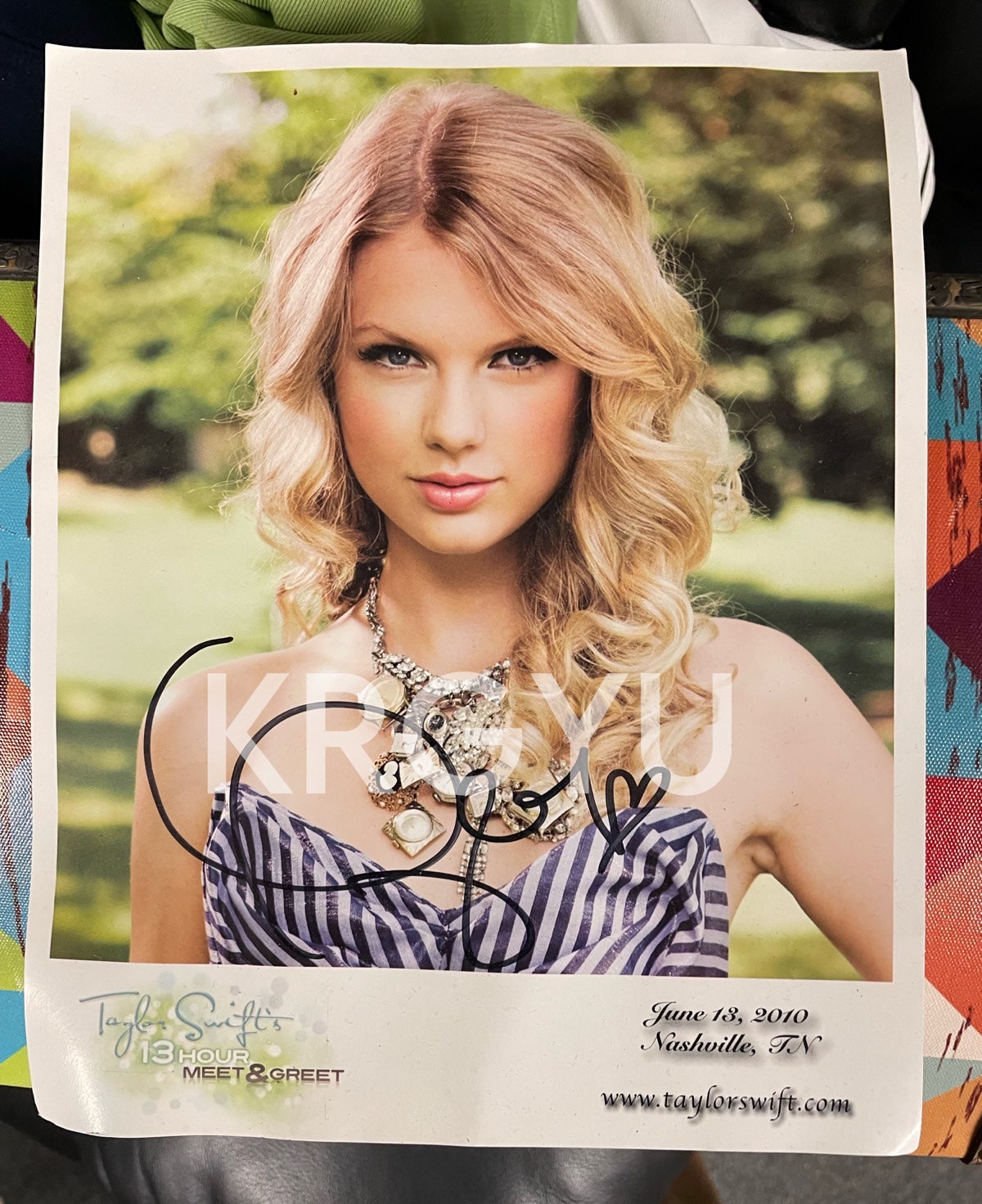 real authentic taylor swift 2010 autograph