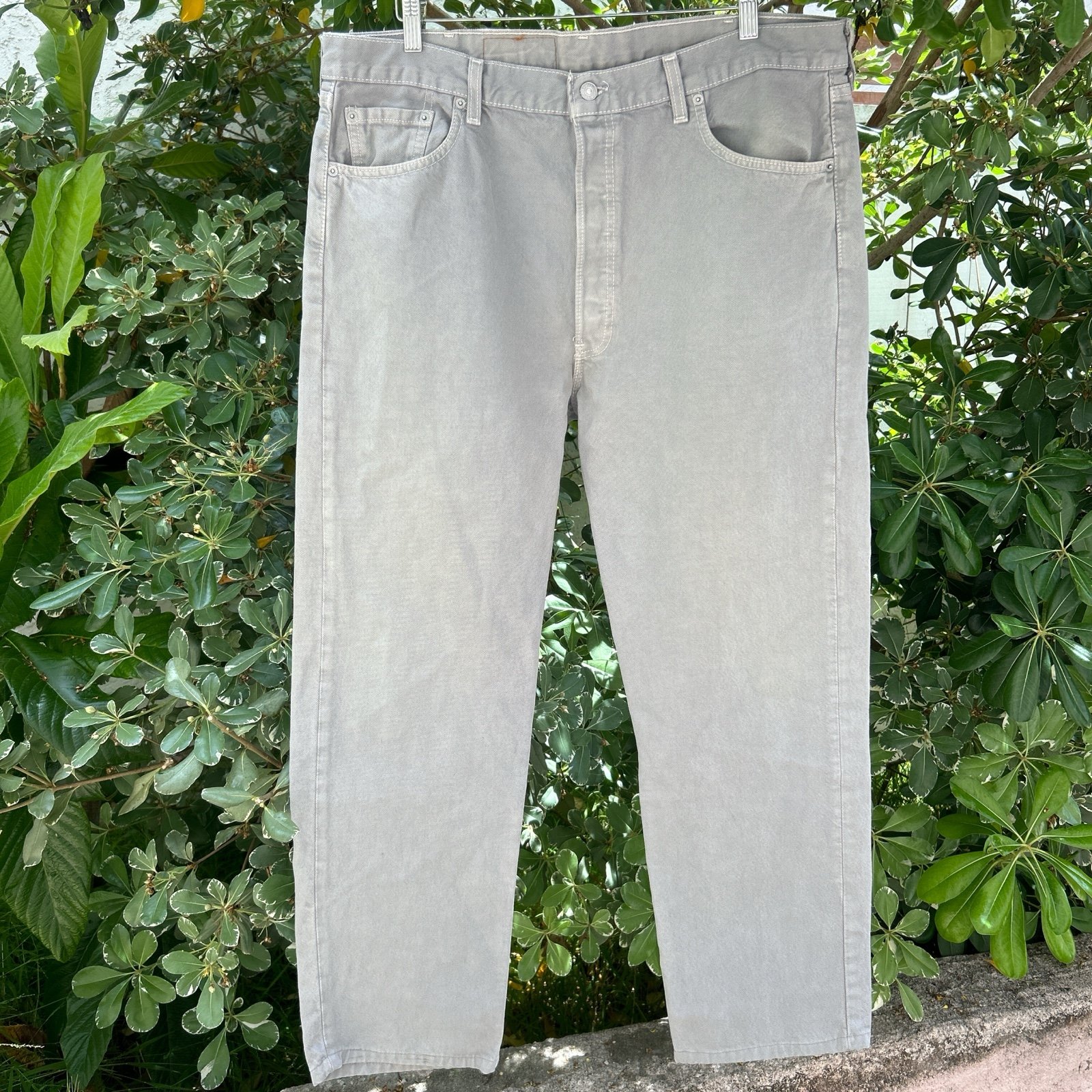 Vintage 2001 Levi’s 501 Button Fly Jeans 38x31 Made In USA