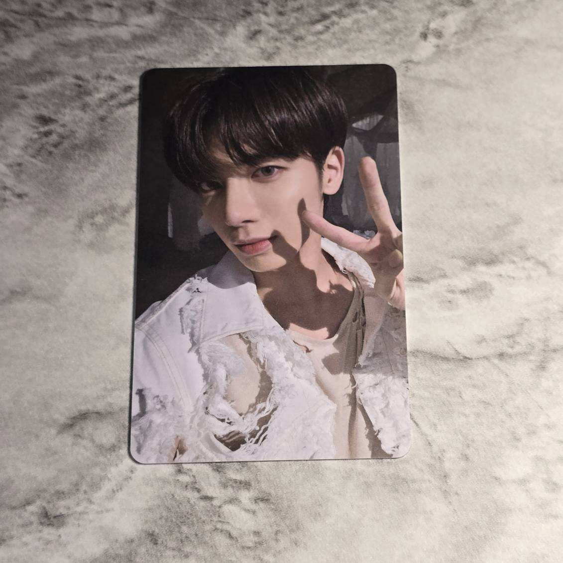TXT Act Promise freefall gravity lucky draw photocard with three albums
