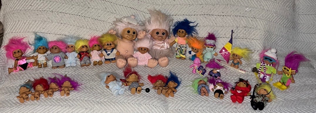 Big Lot of Vintage Russ Troll dolls