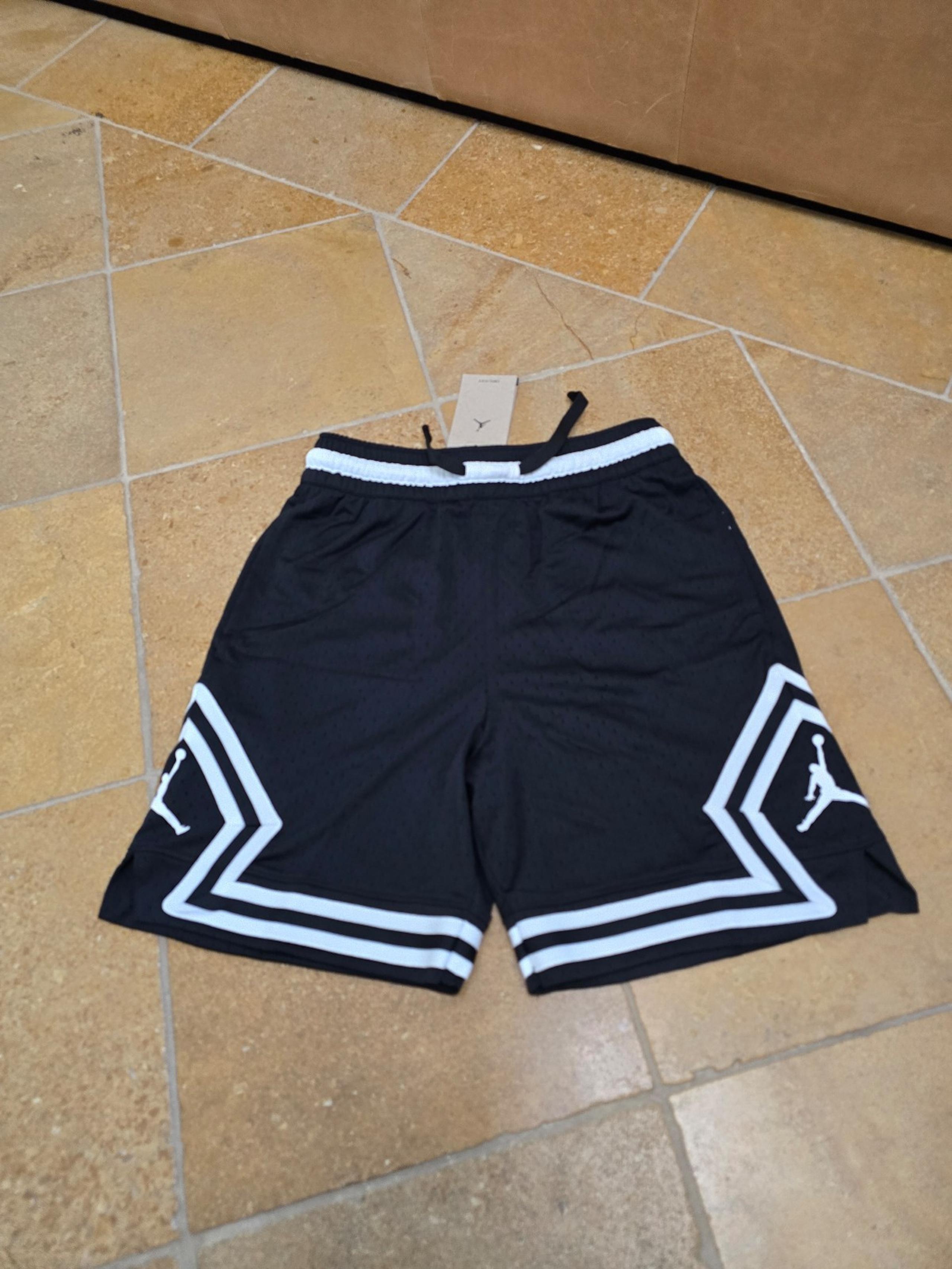 Nike Dri-Fit Air Jordan Diamond Mesh Shorts Men's Small Black White DH9075-010