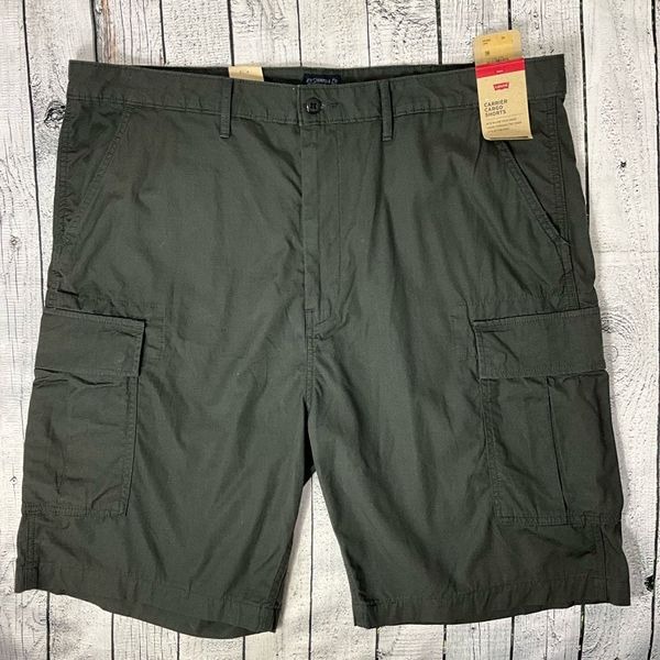 LEVI’S Carrier Cargo Shorts