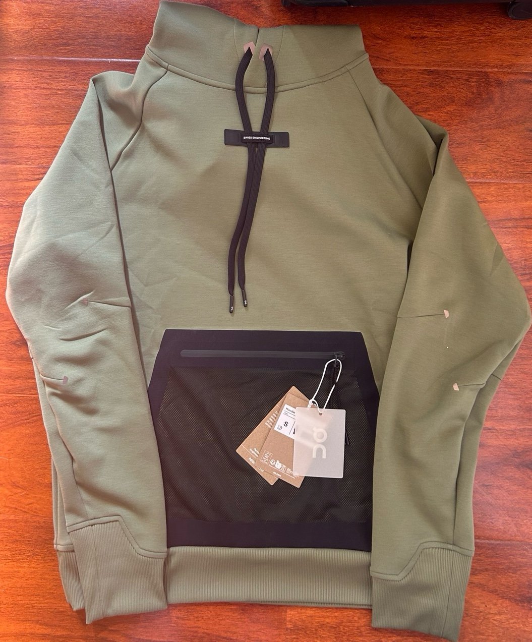 Brand New Men’s On Cloud Taiga Pullover Hoodie