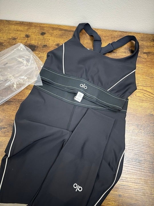 Alo yoga Airbrush High-Waist Heart Throb Leggins FULL SET WITH TOP & BUTTOM M