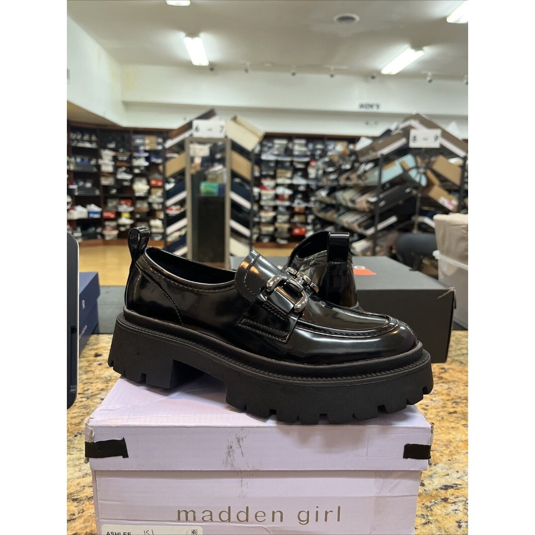 Madden Girl Ashlee Women Black Patent Lug Sole & Silver Buckle Loafers Size 7.5M