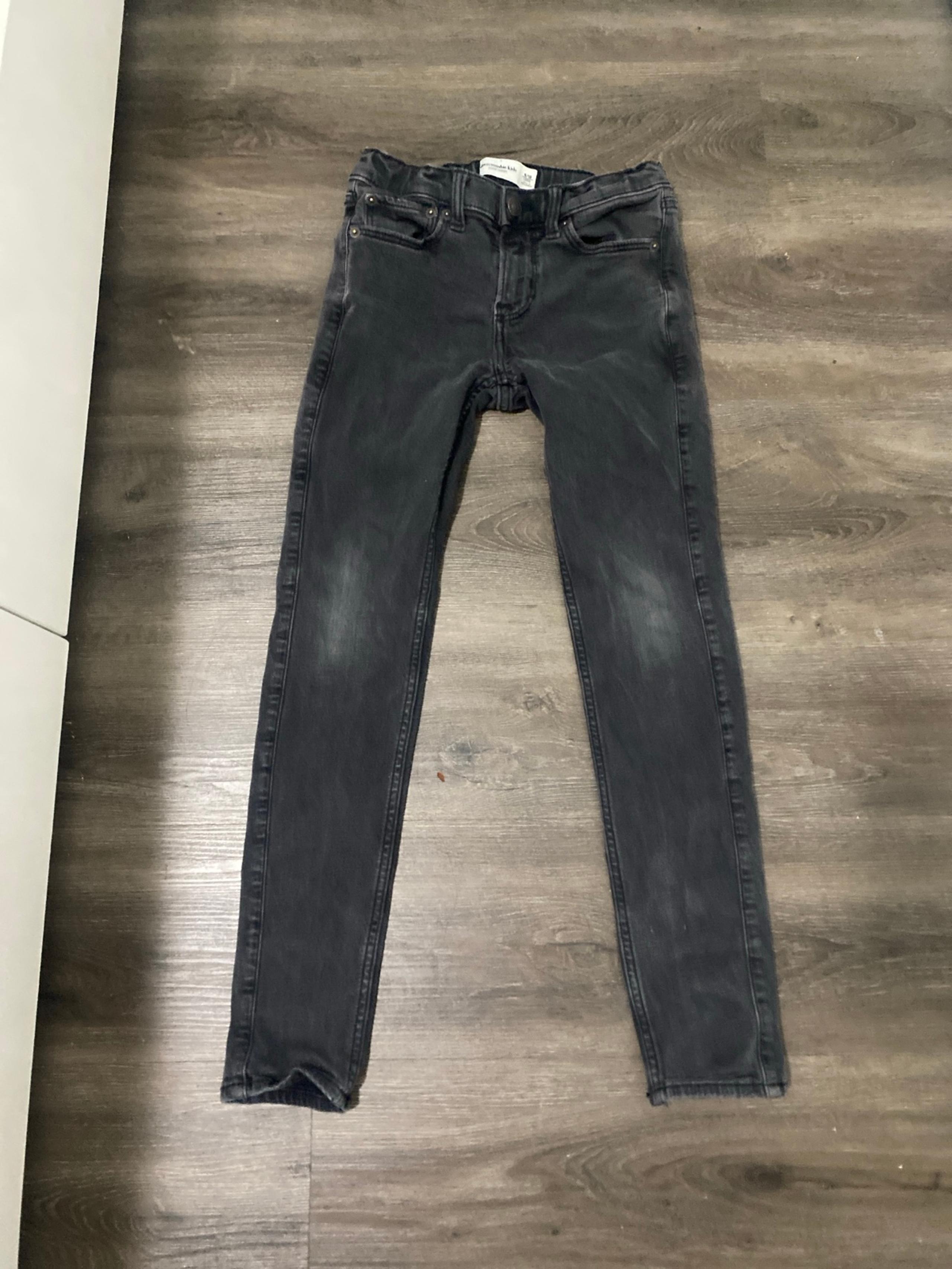 Abercrombie kids skinny jeans size 9/10