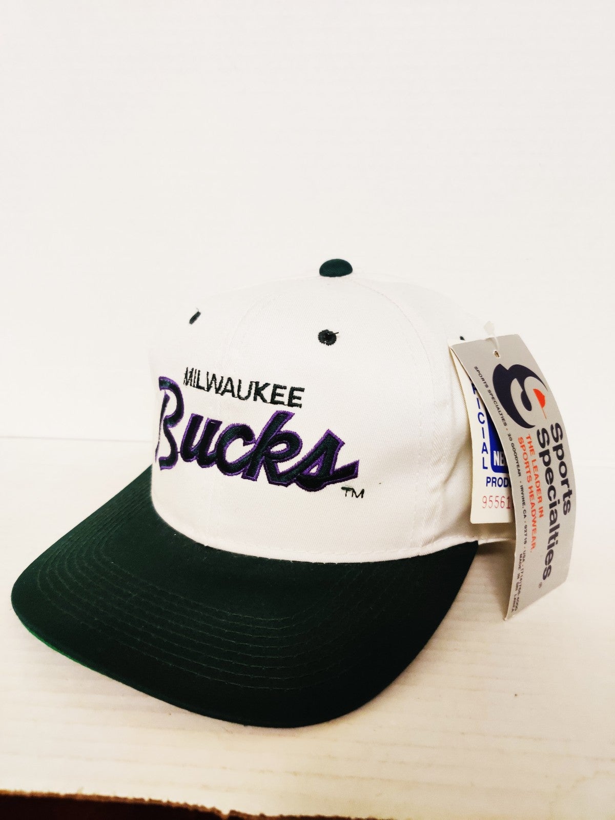 Sports specialties vintage Milwaukee bucks with tags