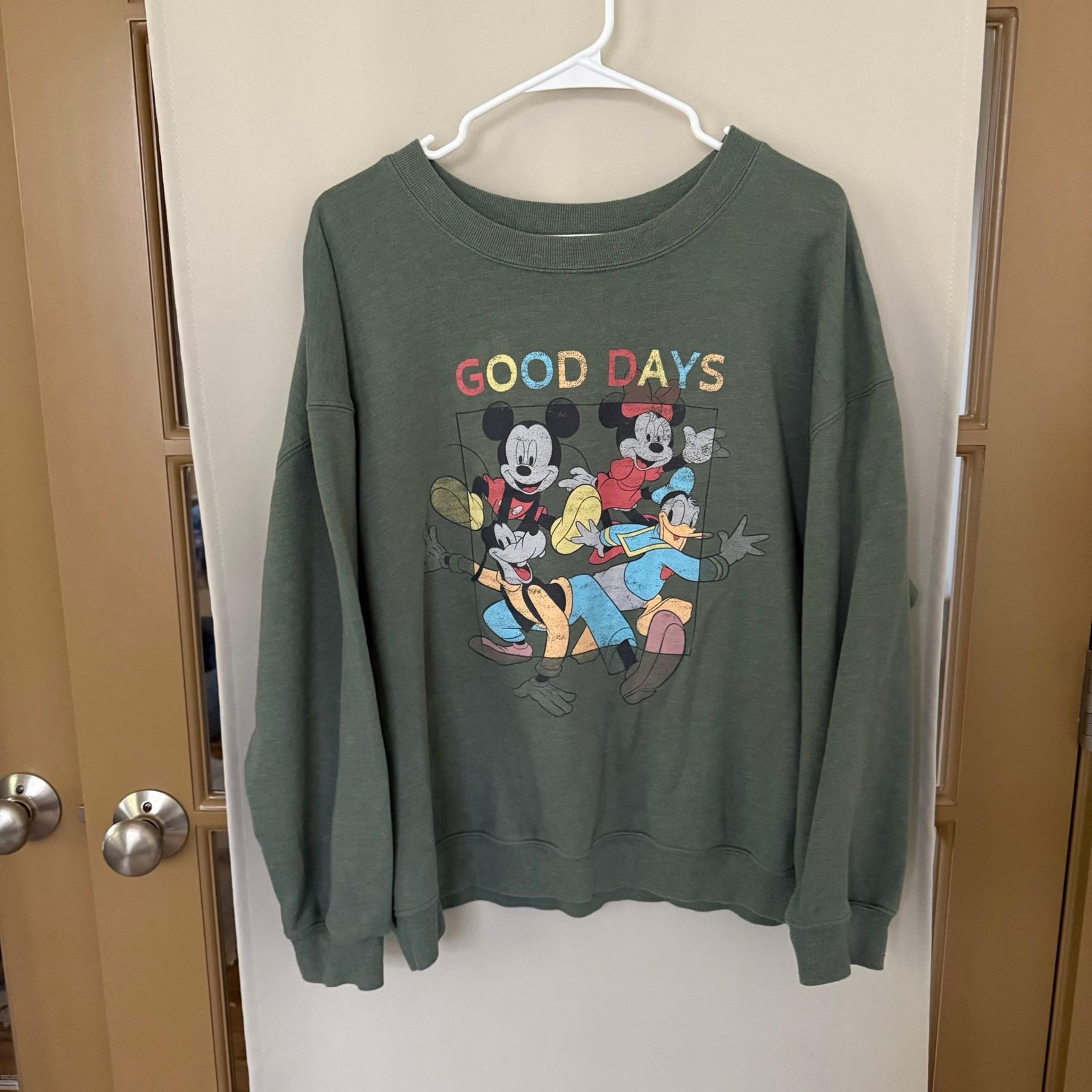 Disney Women’s XXL Green Mickey & Friends Crewneck Pullover Sweatshirt