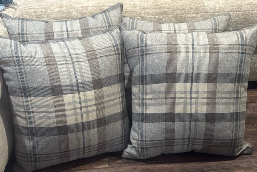 4 plaid blue/cream pillows