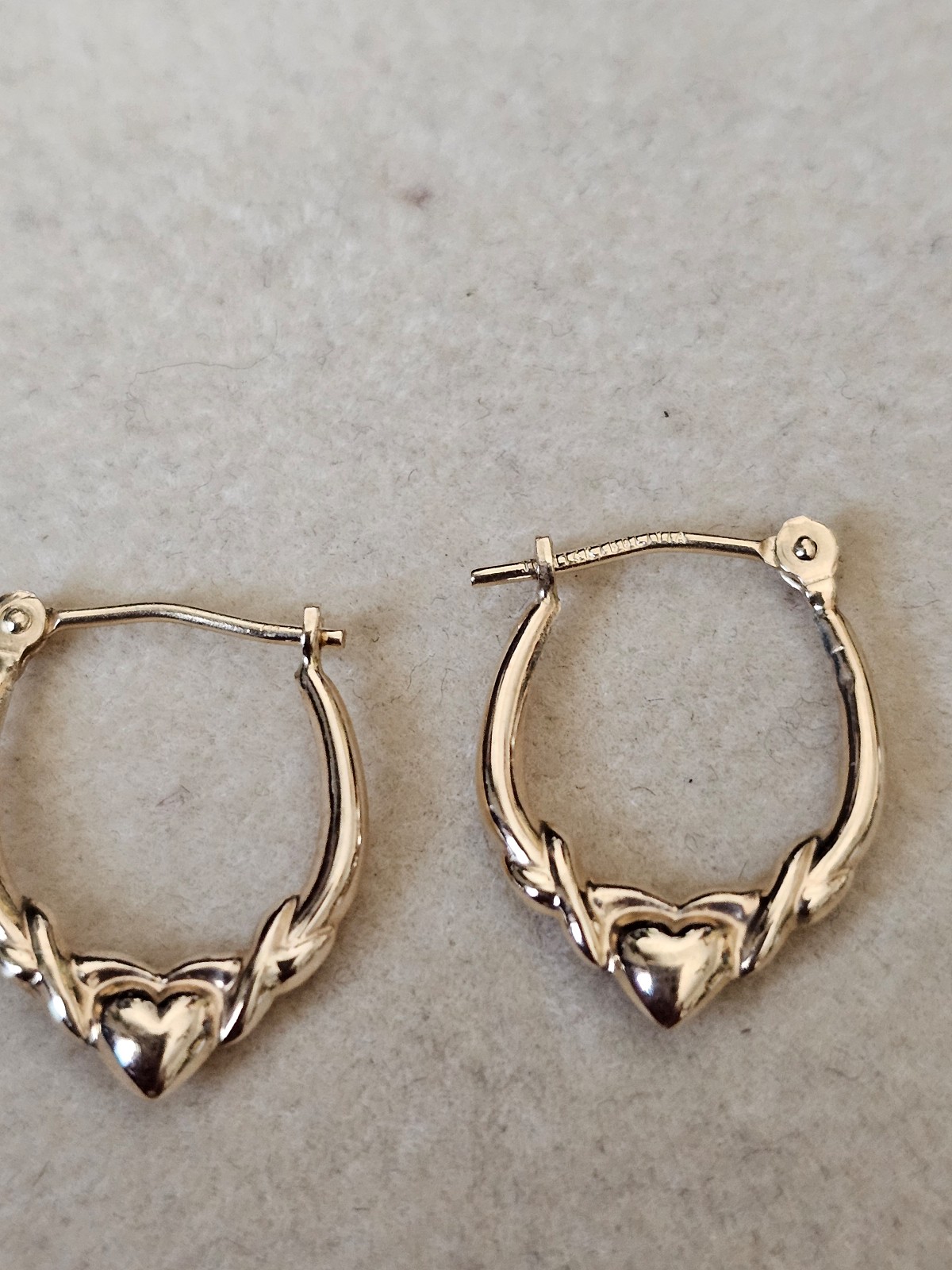 Earrings 14K YELLOW GOLD STAMPED HEART