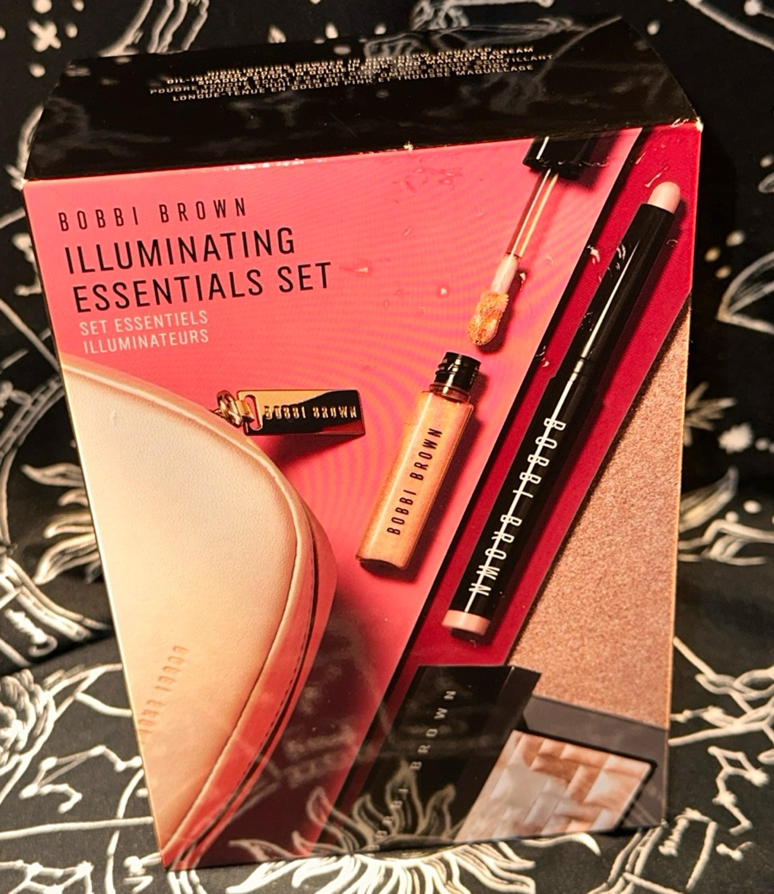 Bobbi Brown - Illuminating Essentials Makeup Set