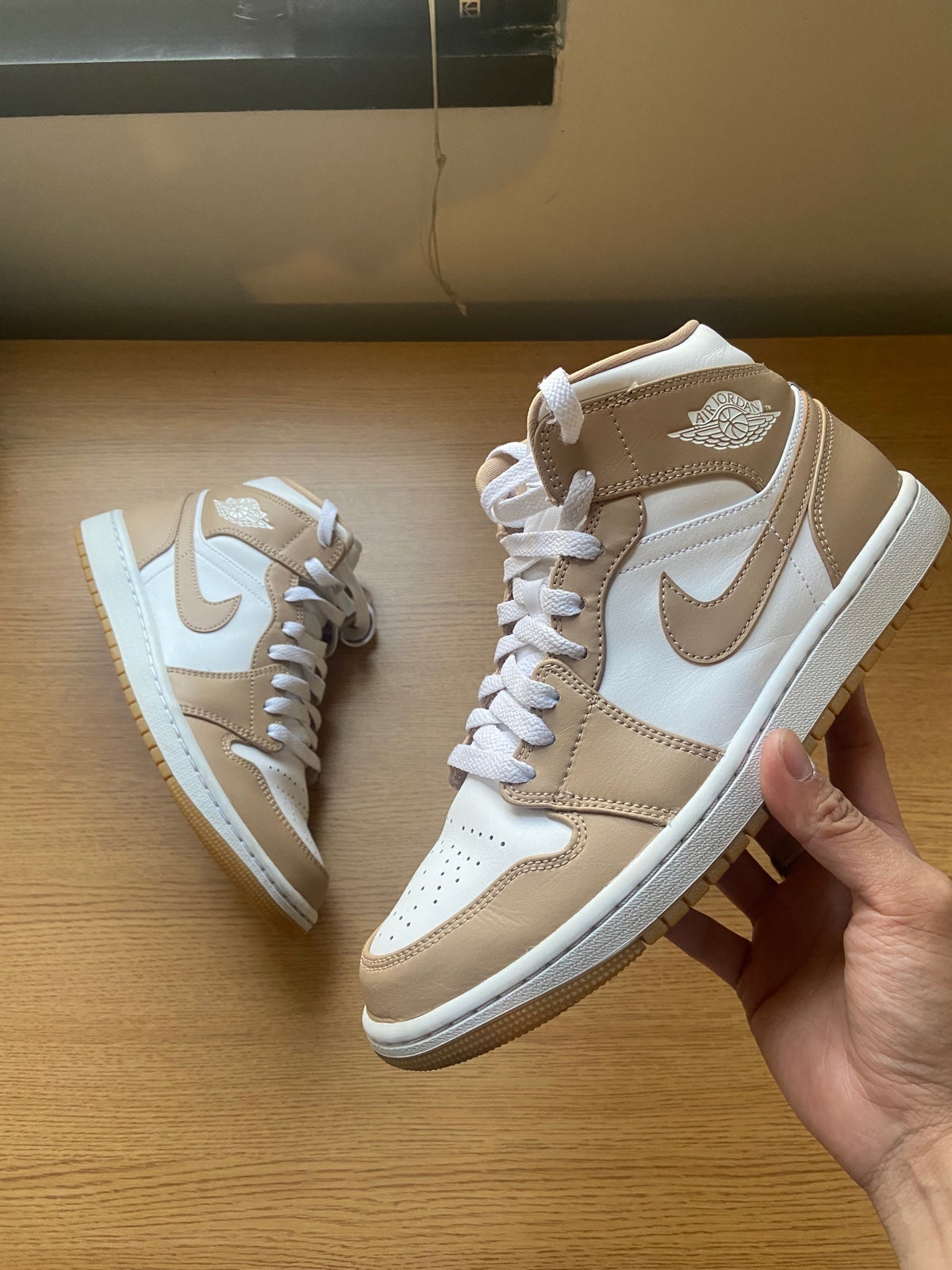 Mid Tan Gum Jordan 1 Mens 8.5