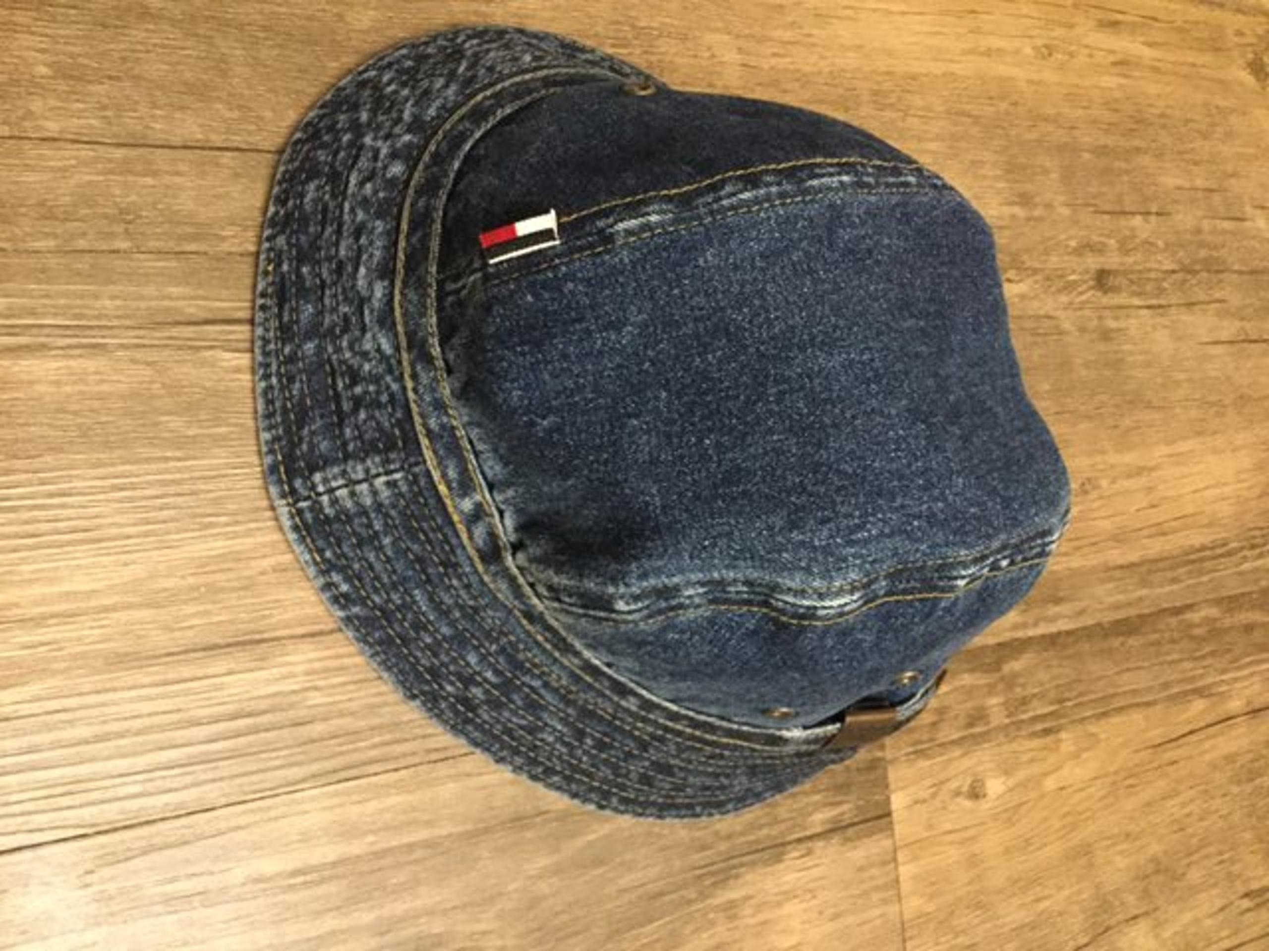 Tommy Hilfiger