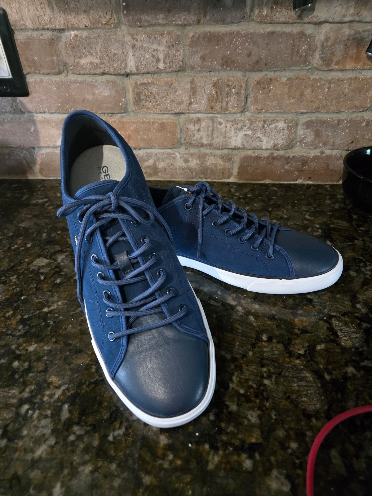 NWT Geox Respira Blue Suede Leather Mens casual shoes sneakers. Size 11