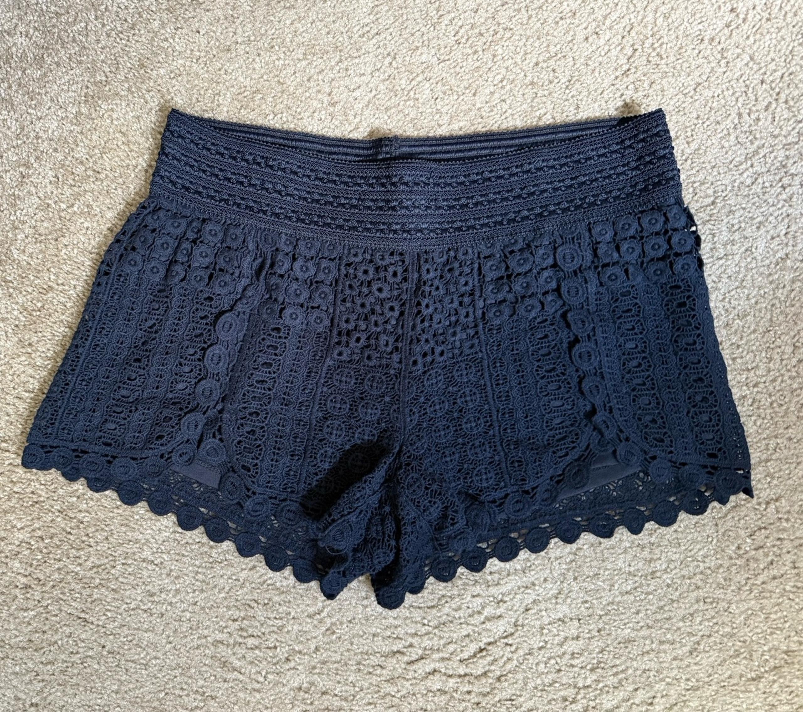 Womans Tiered Layered Crocheted, Lined Navy Blue Shorts, XL NWOT