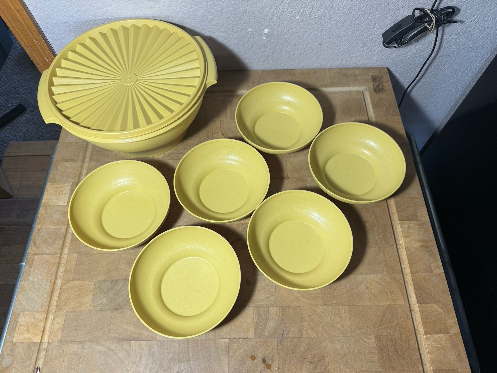 Vintage Tupperware Harvest Gold Salad Bowl and Lid + 6 Cereal Bowls 880 890 Set