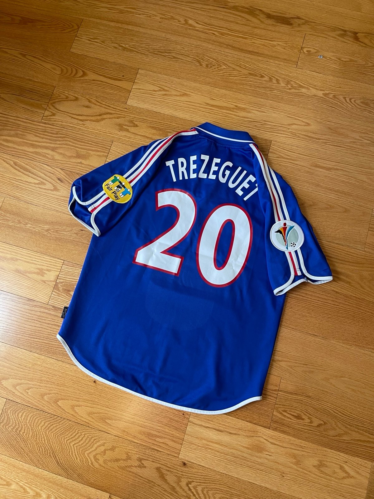 Adidas France DAVID TREZEGUET 2000/02 home jersey (Size Large)
