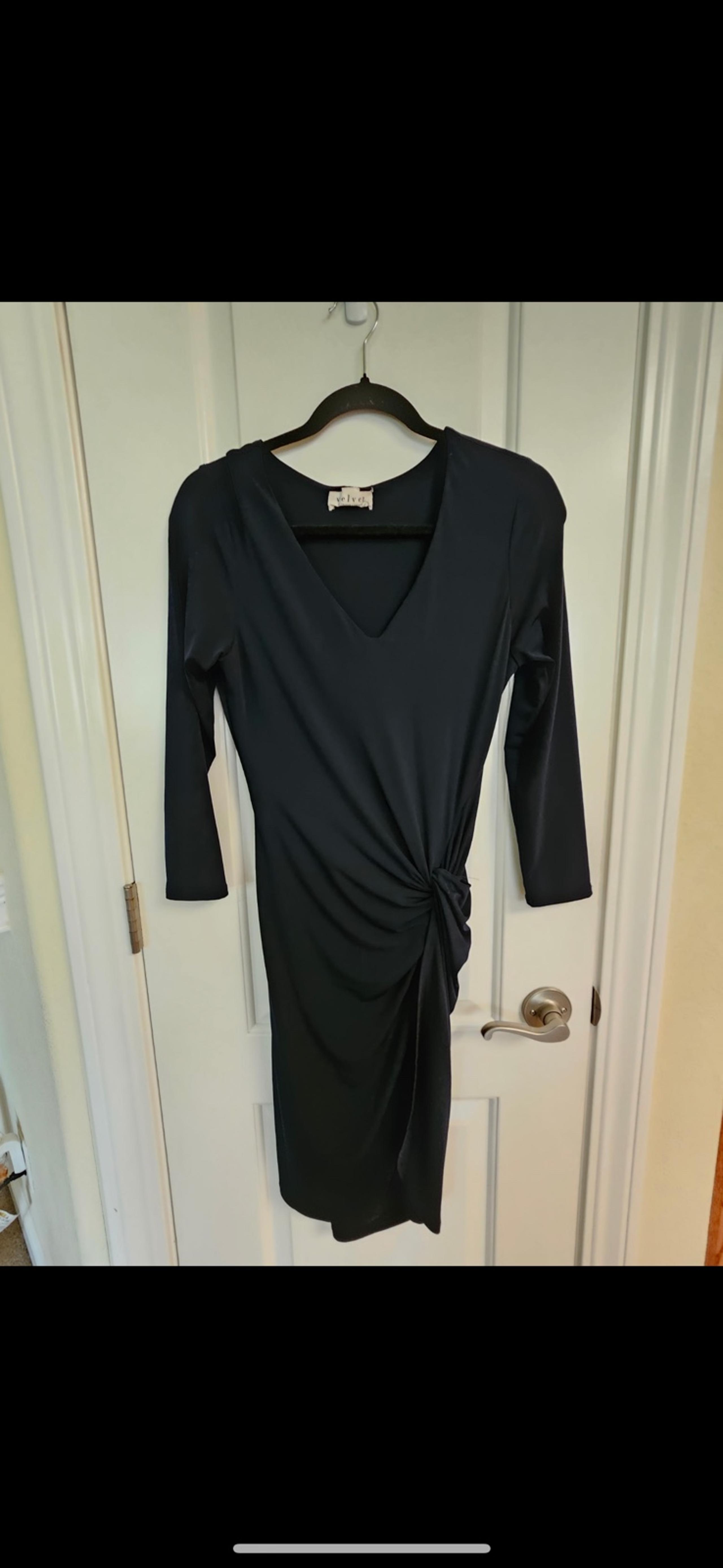 Velvet by Graham and Spencer Dress, size medium. Navy blue color
