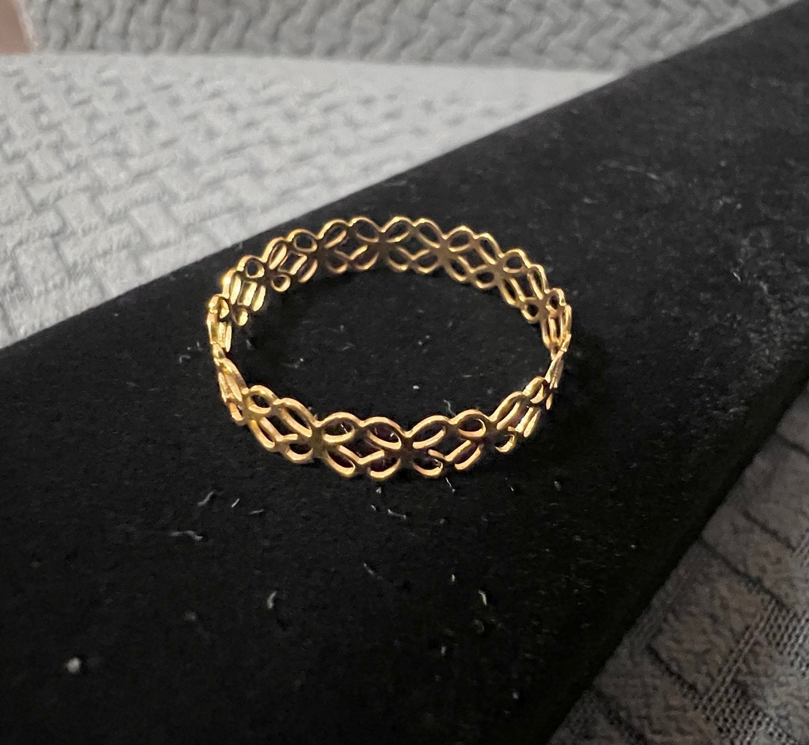 18K Saudi Gold Ring Size 9