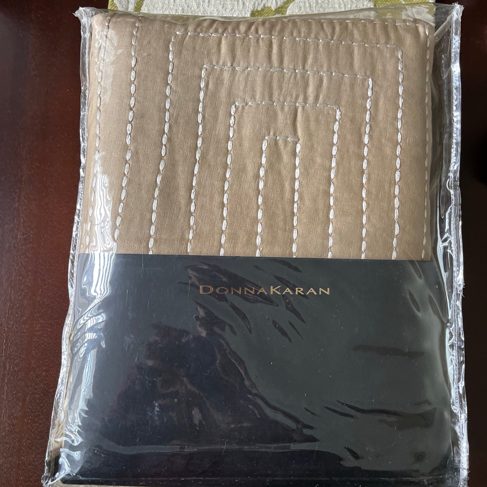Donna Karan The Victoria Falls Collection King Duvet Cover-Brand New