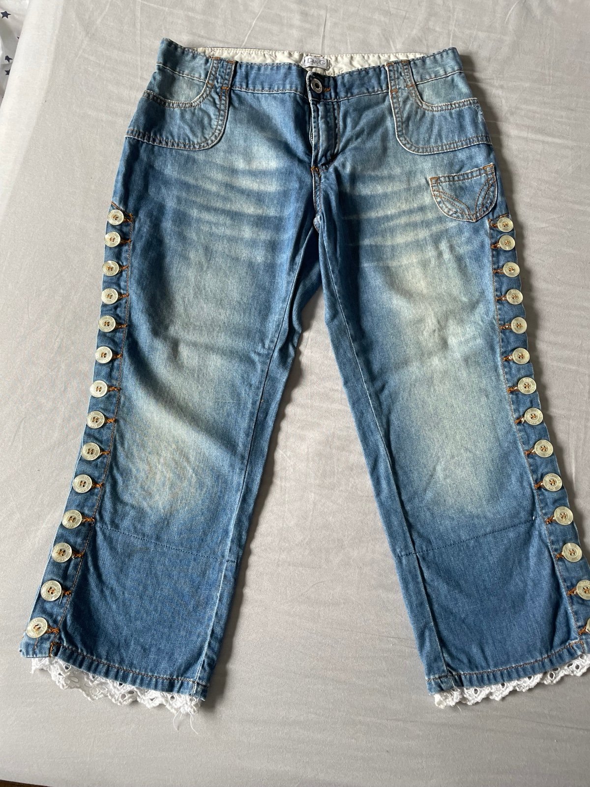 Dolce and Gabbana denim capri pants