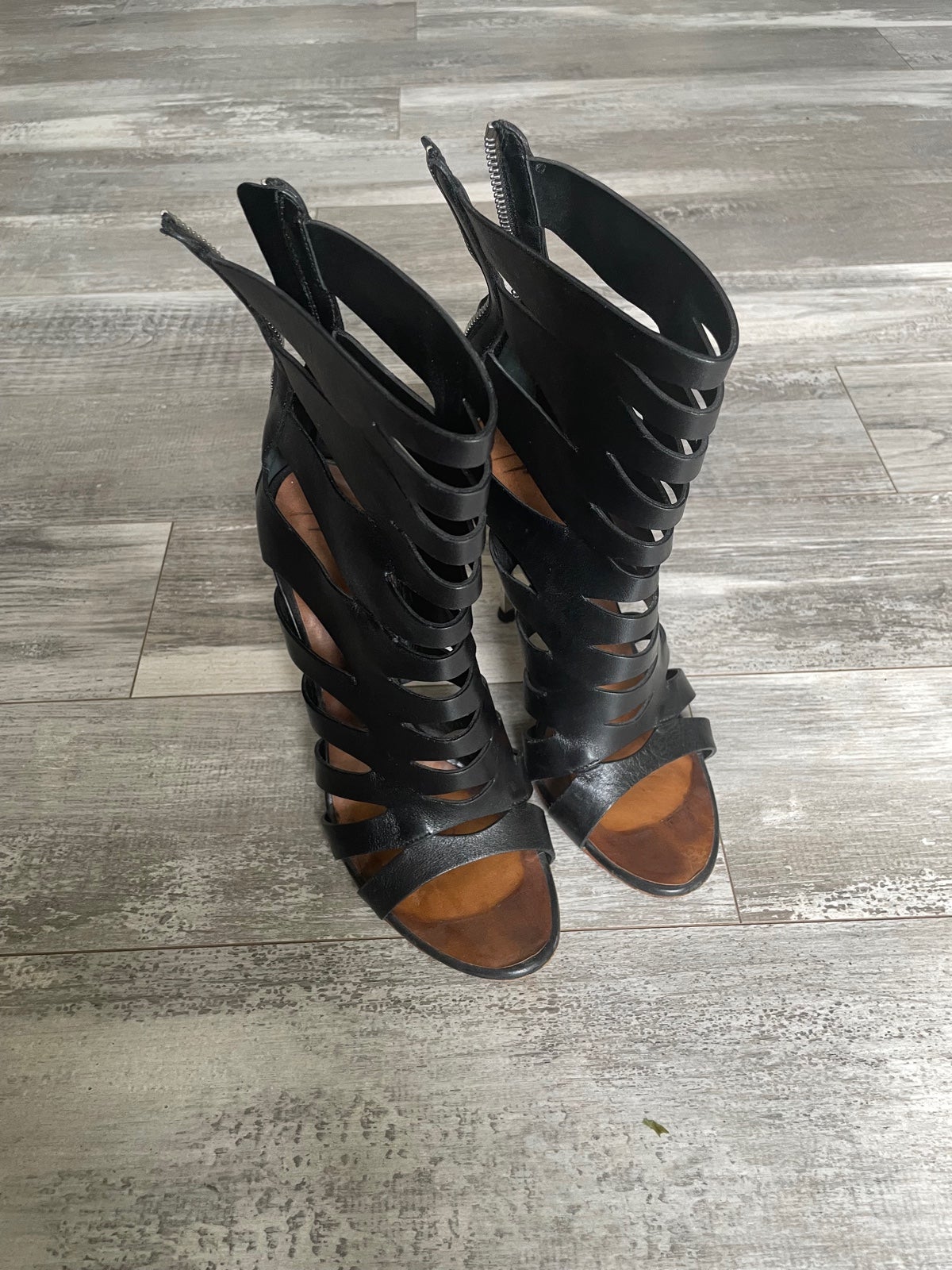 Giuseppe Zanotti cut out Sandals brown 39