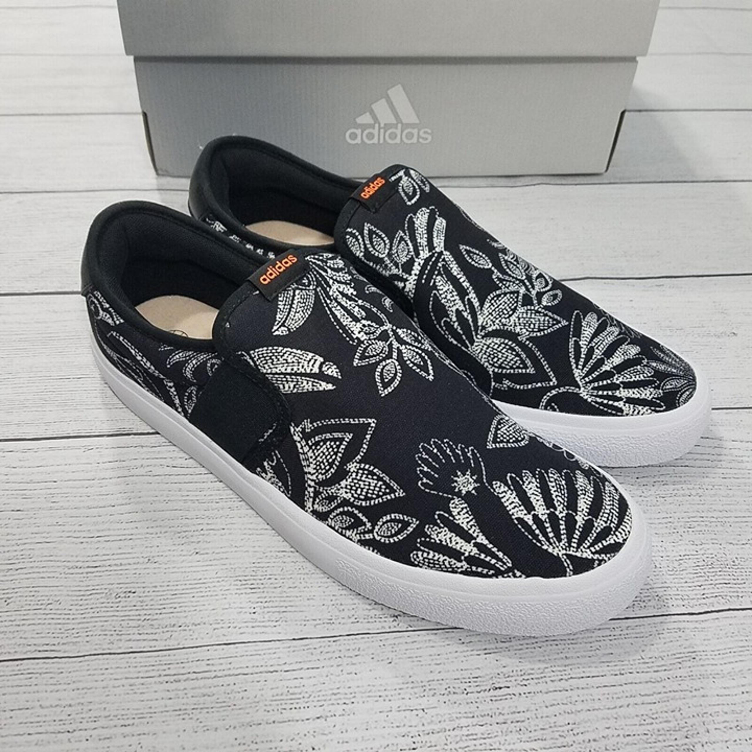 Adidas Vulcraid3r Slip On Sneakers Men's Size 10 GW4107 Skateboarding