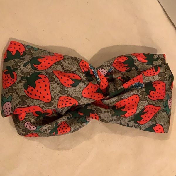 Gucci Headband wrap strawberry EUC
