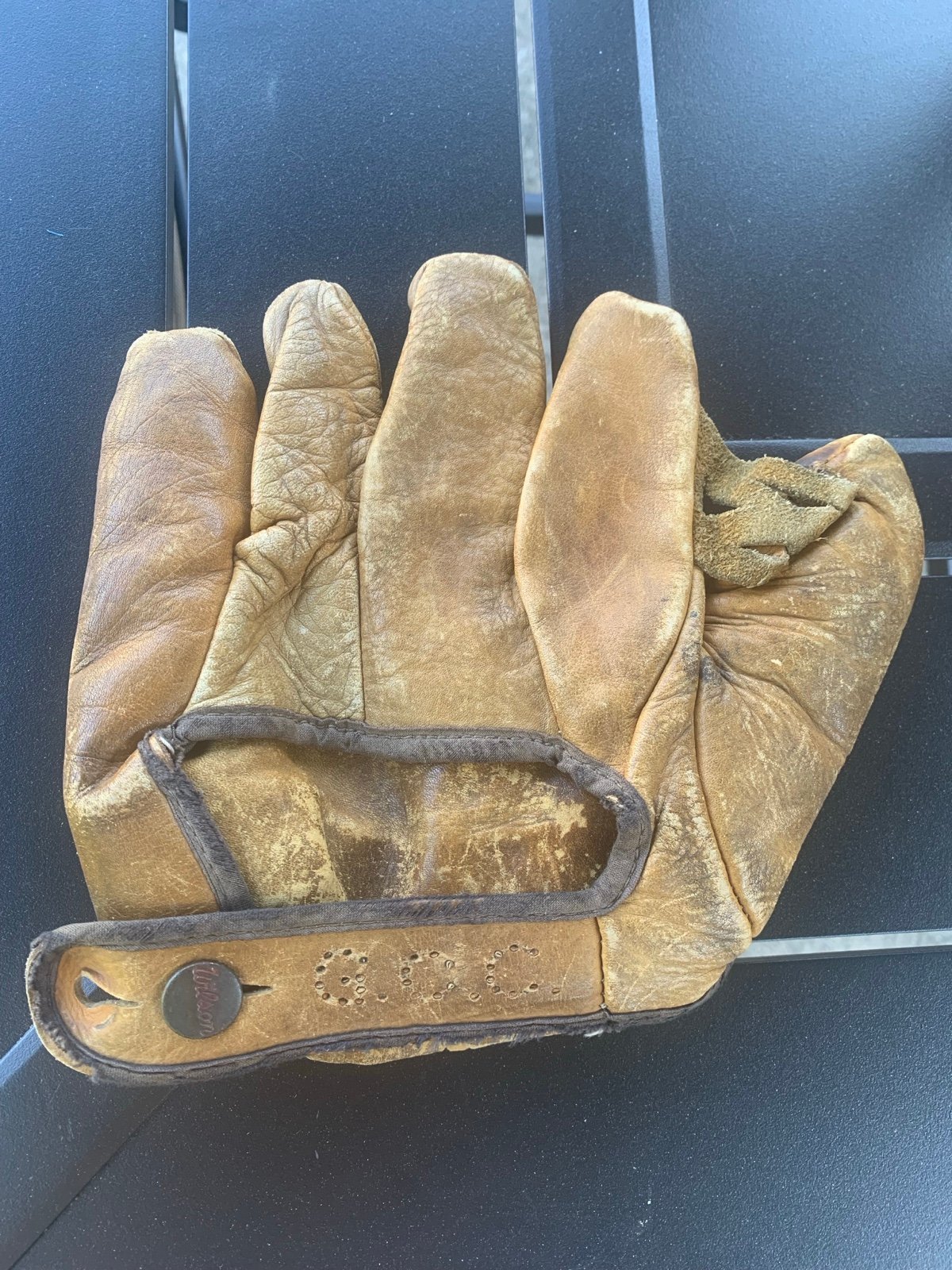 Vintage Wilson baseball glove mitt