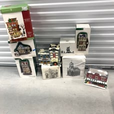 9 Christmas light houses