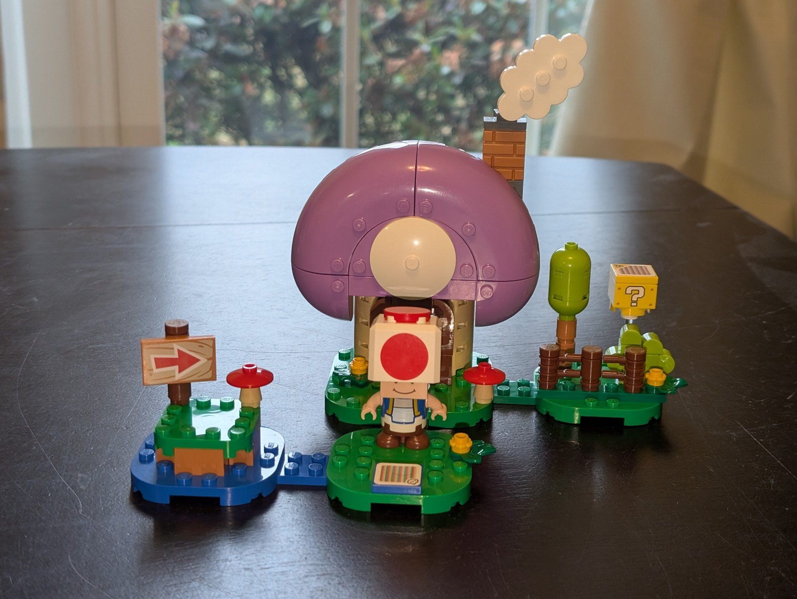 LEGO Super Mario 77907 Toad's Special Hideaway Exclusive Set