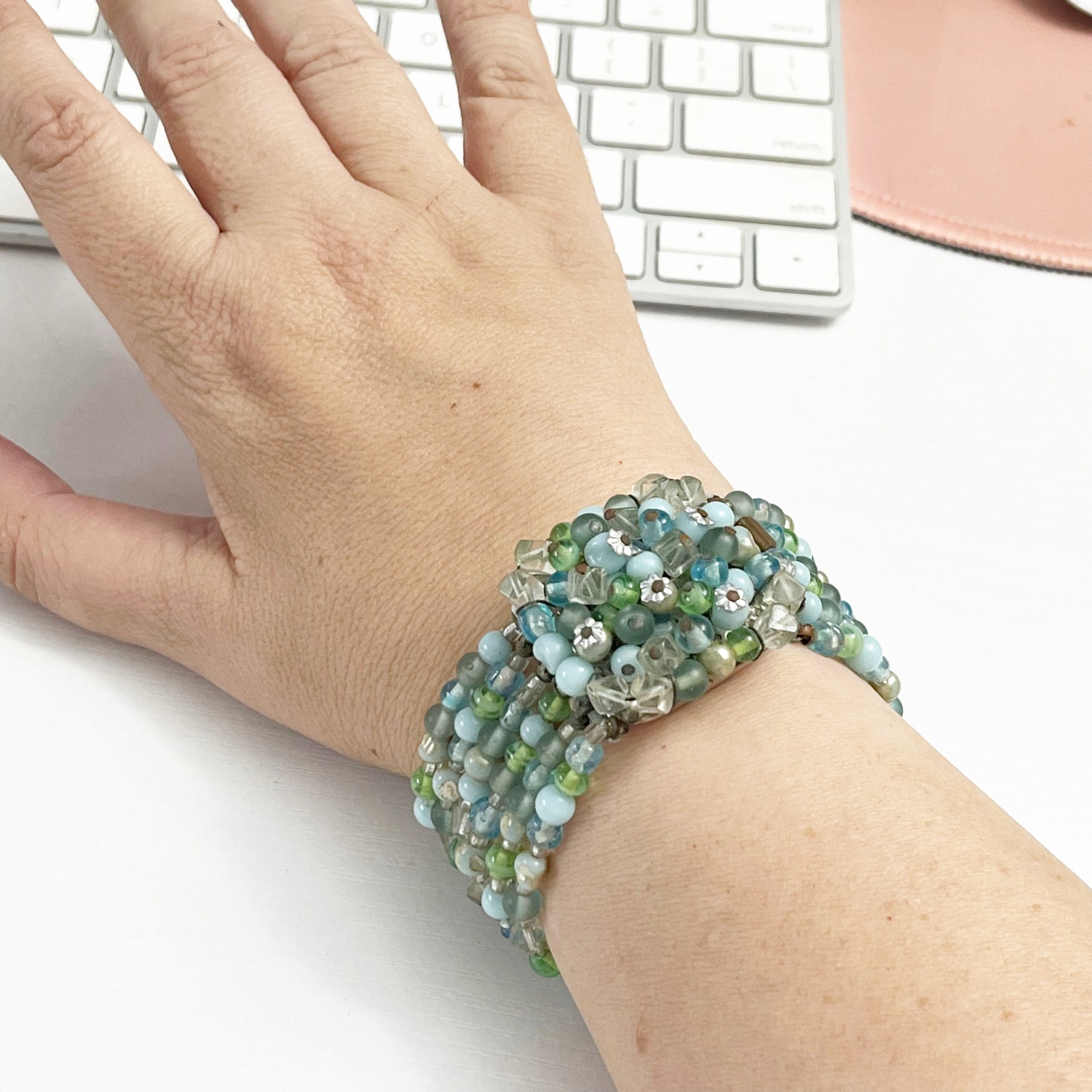 Mid-Century Vintage Blue & Green Beaded Bracelet