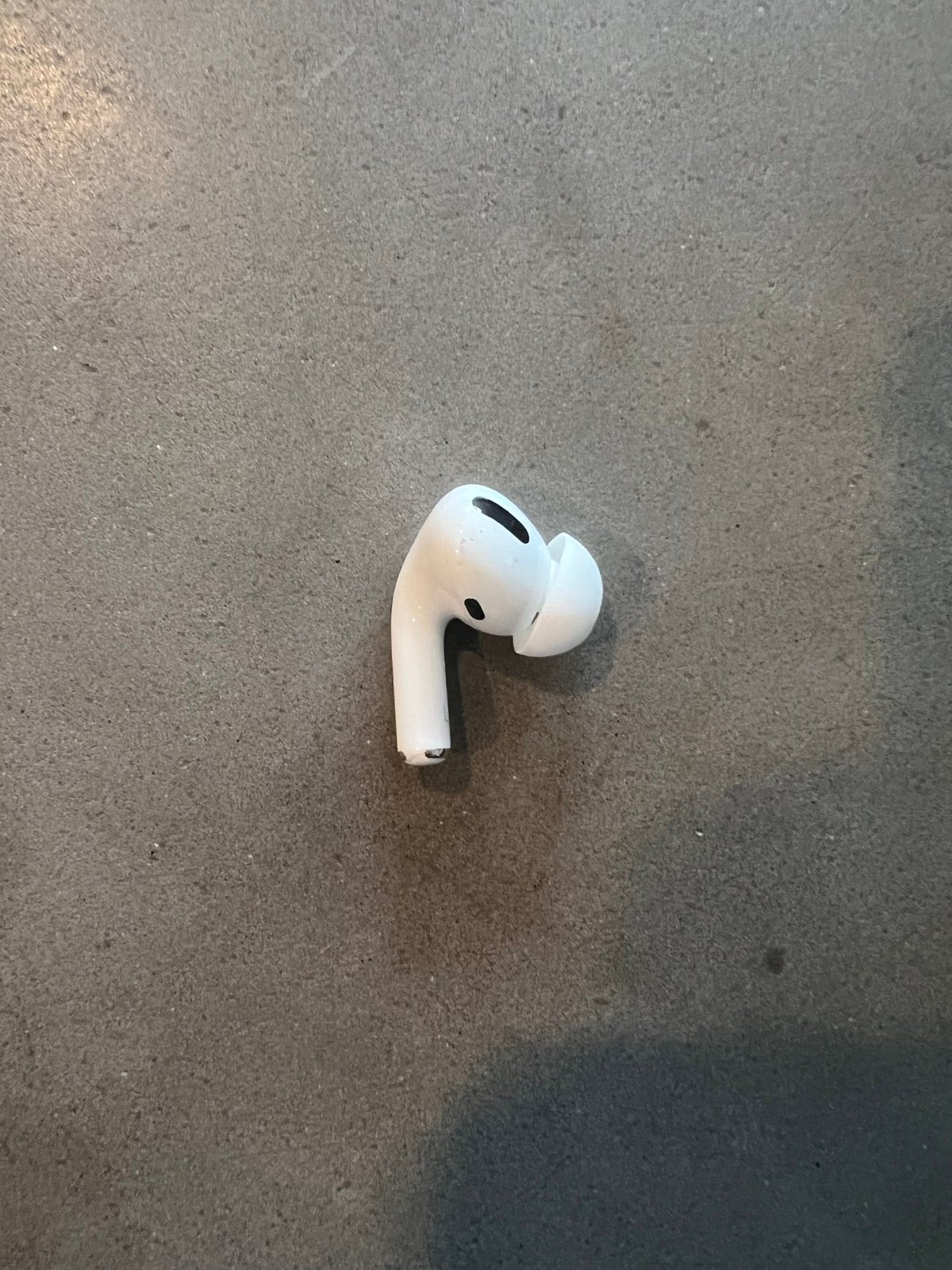 Left AirPod Pro 1st gen A2084