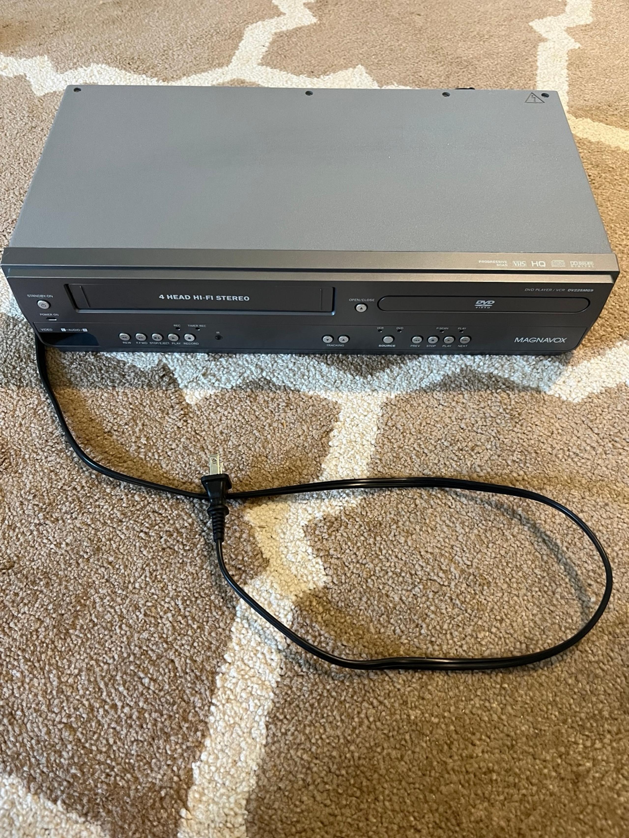 Magnavox DVD VCR Player Combo 4 Head Hi-Fi Stereo DV225MG9 No Remote. Tested